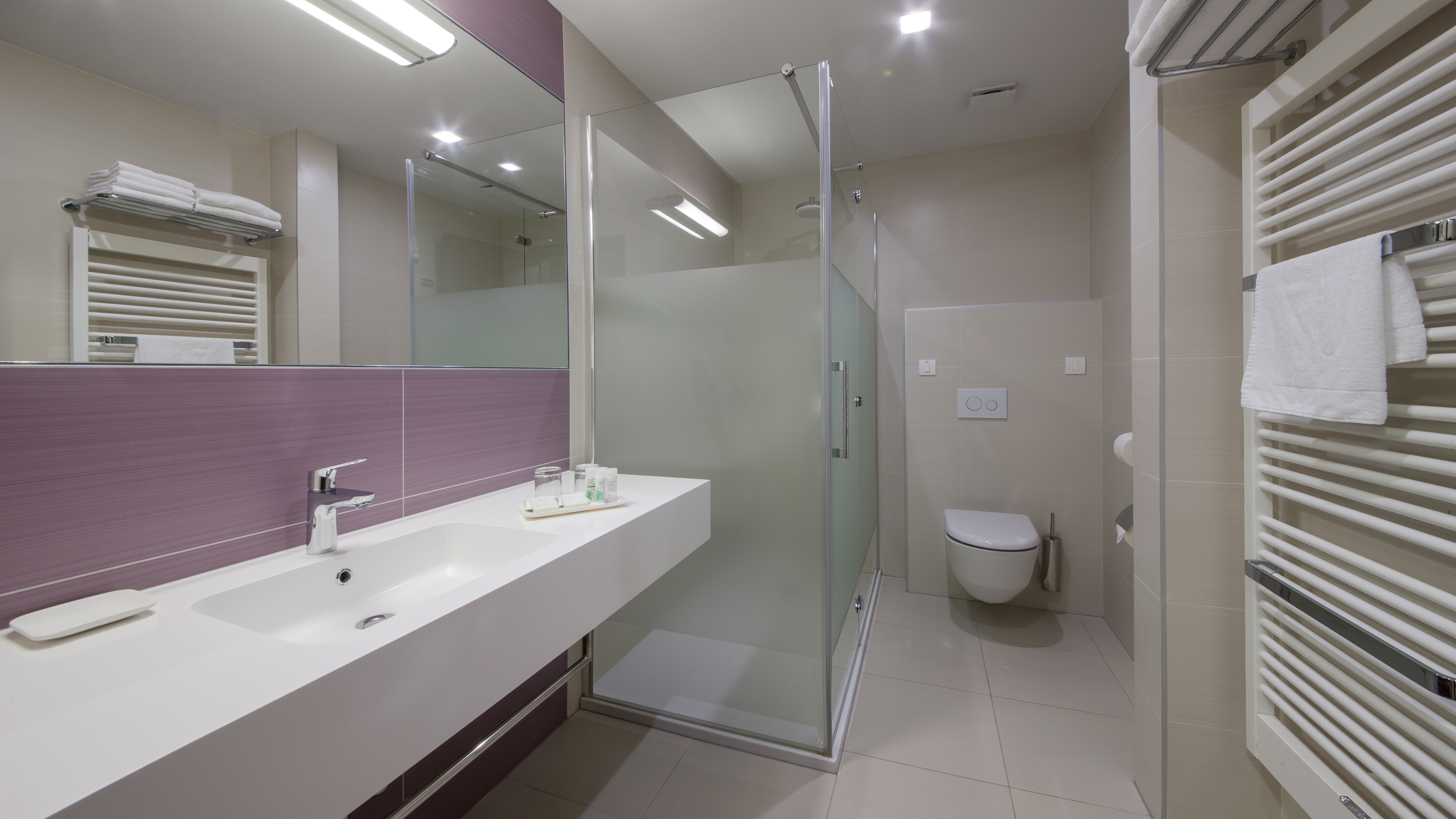 Twin Park View with Balcony