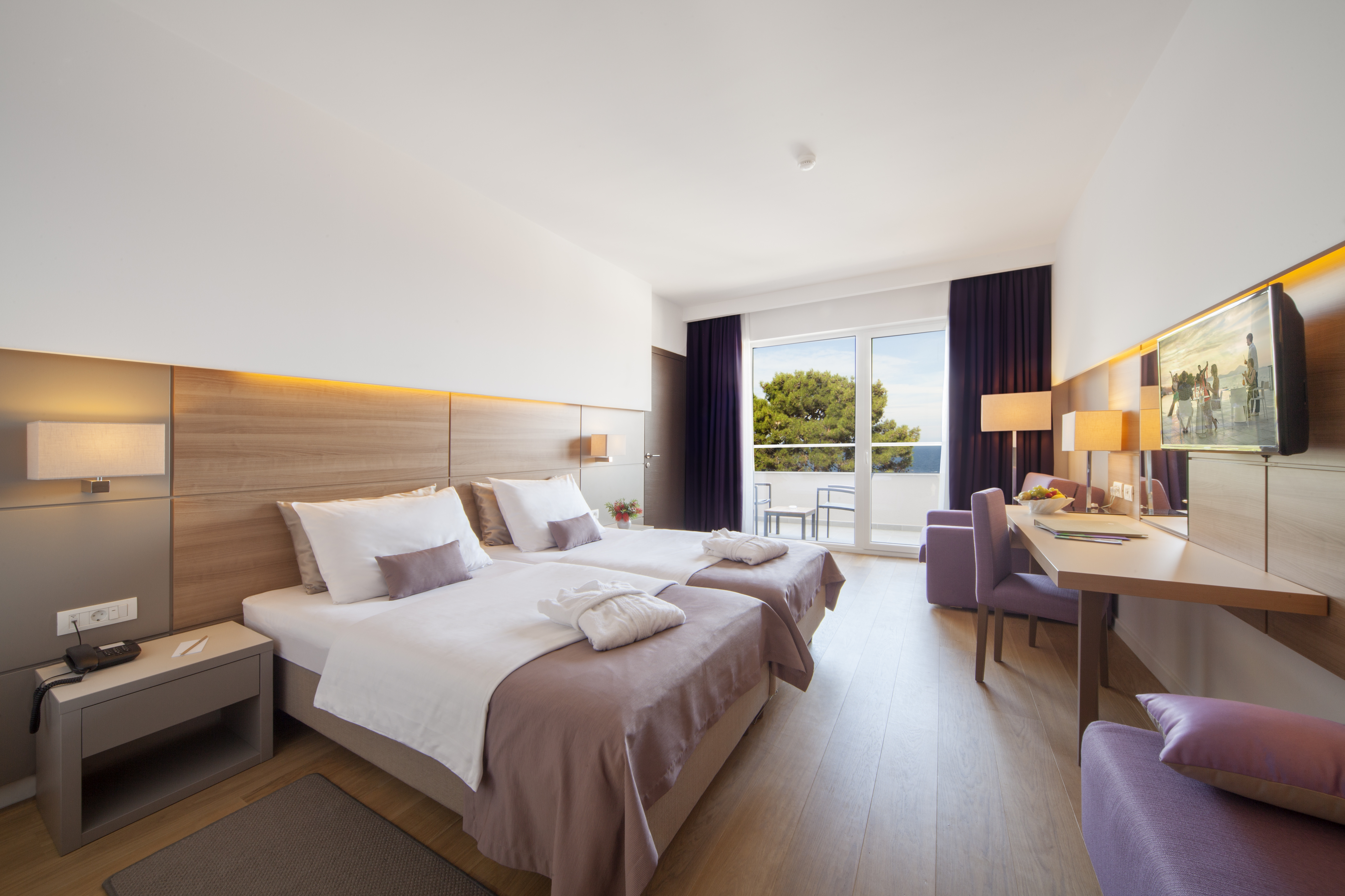 Twin Superior Side Sea View