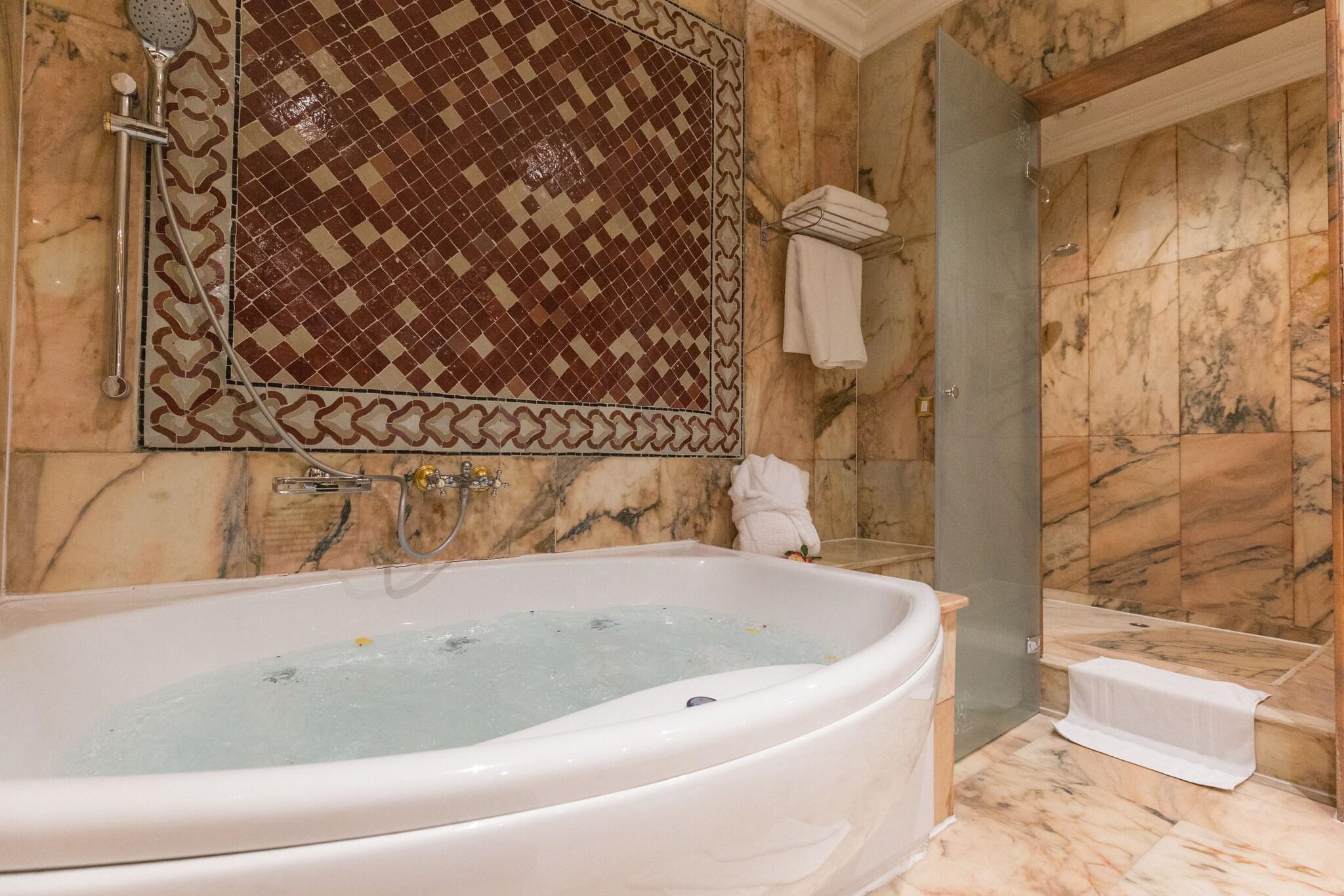 Suite Queen Size Bed