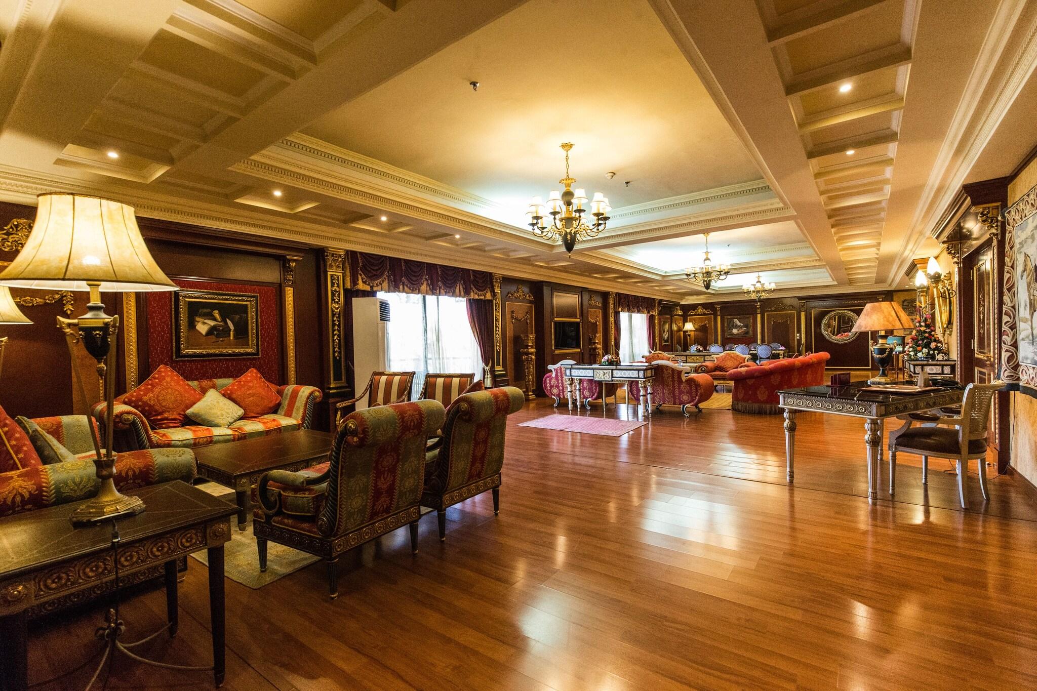 Suite Queen Size Bed