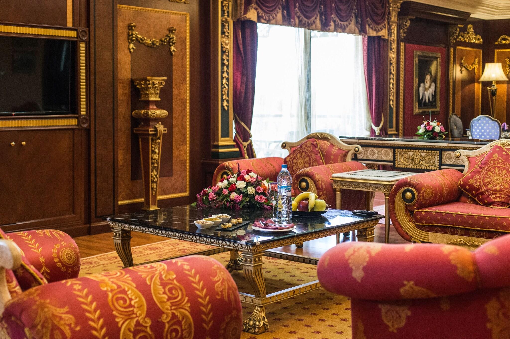 Suite Queen Size Bed