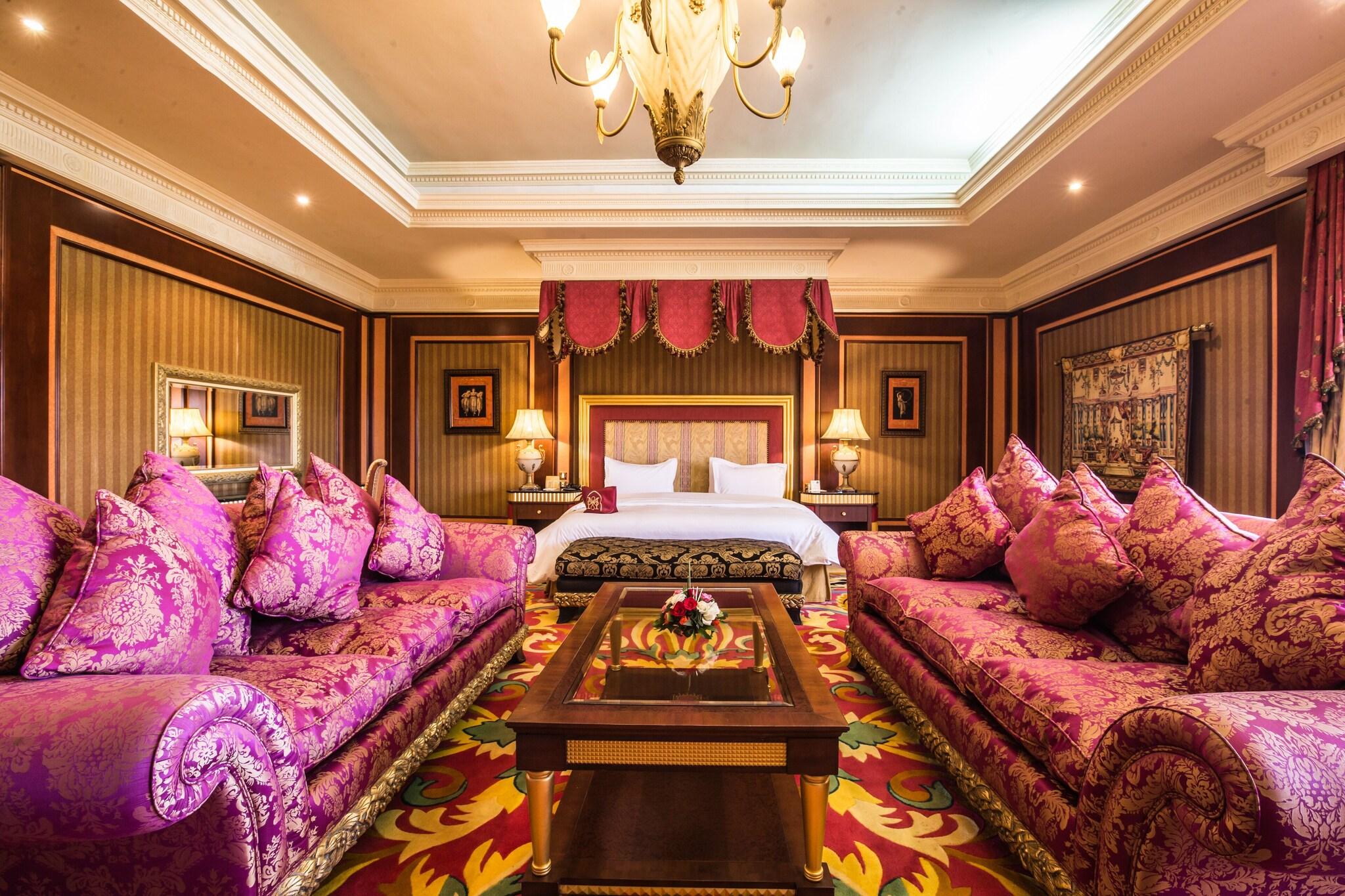 Suite Queen Size Bed