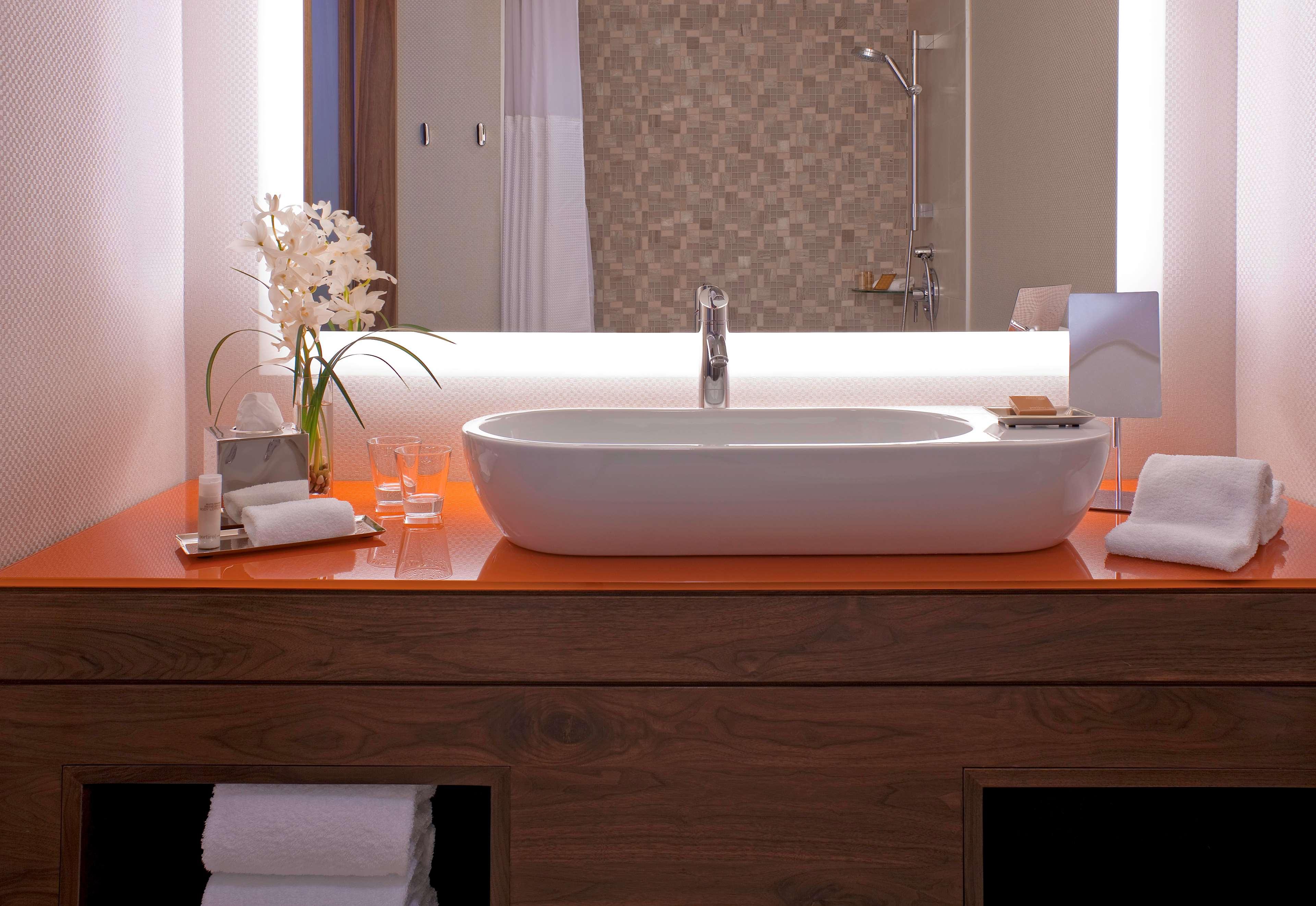 Double Bay View King Bed