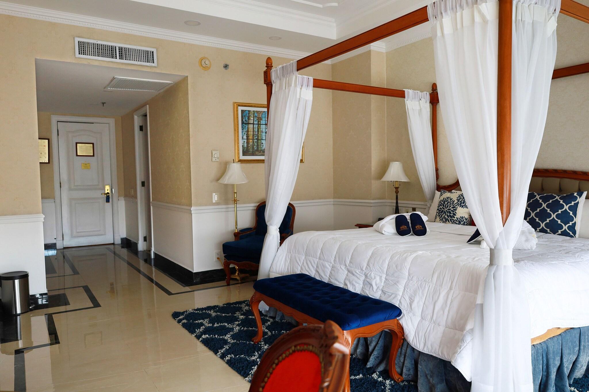 Junior Suite with Views