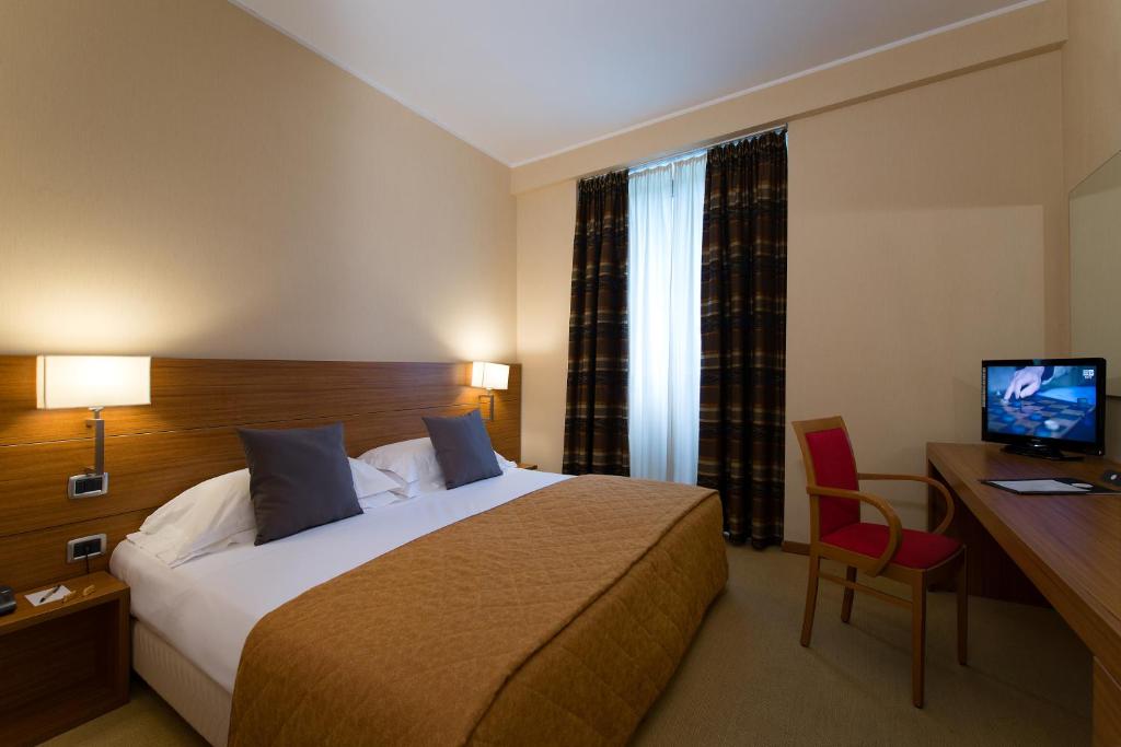 Double or Twin Standard