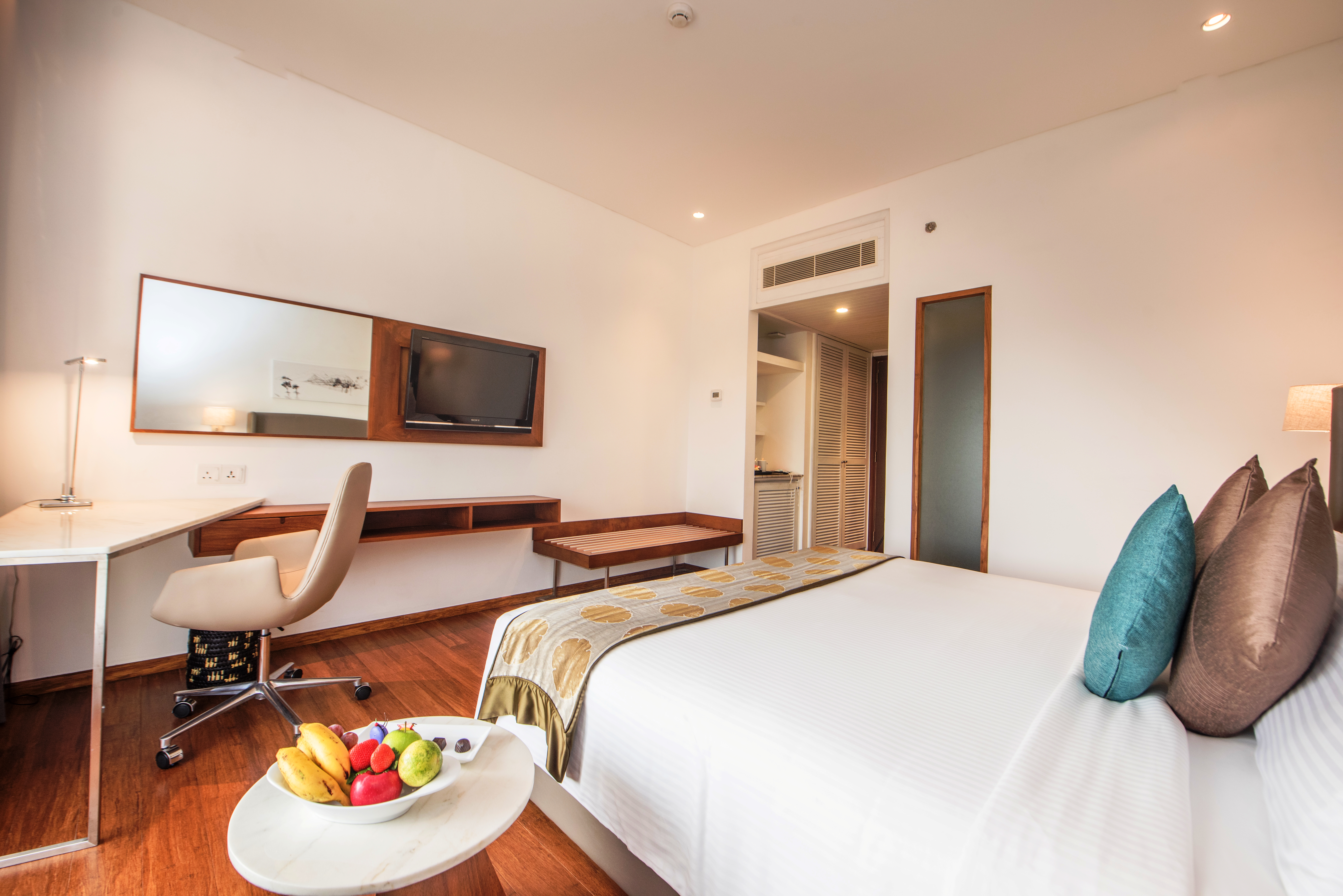 Double Deluxe King Bed