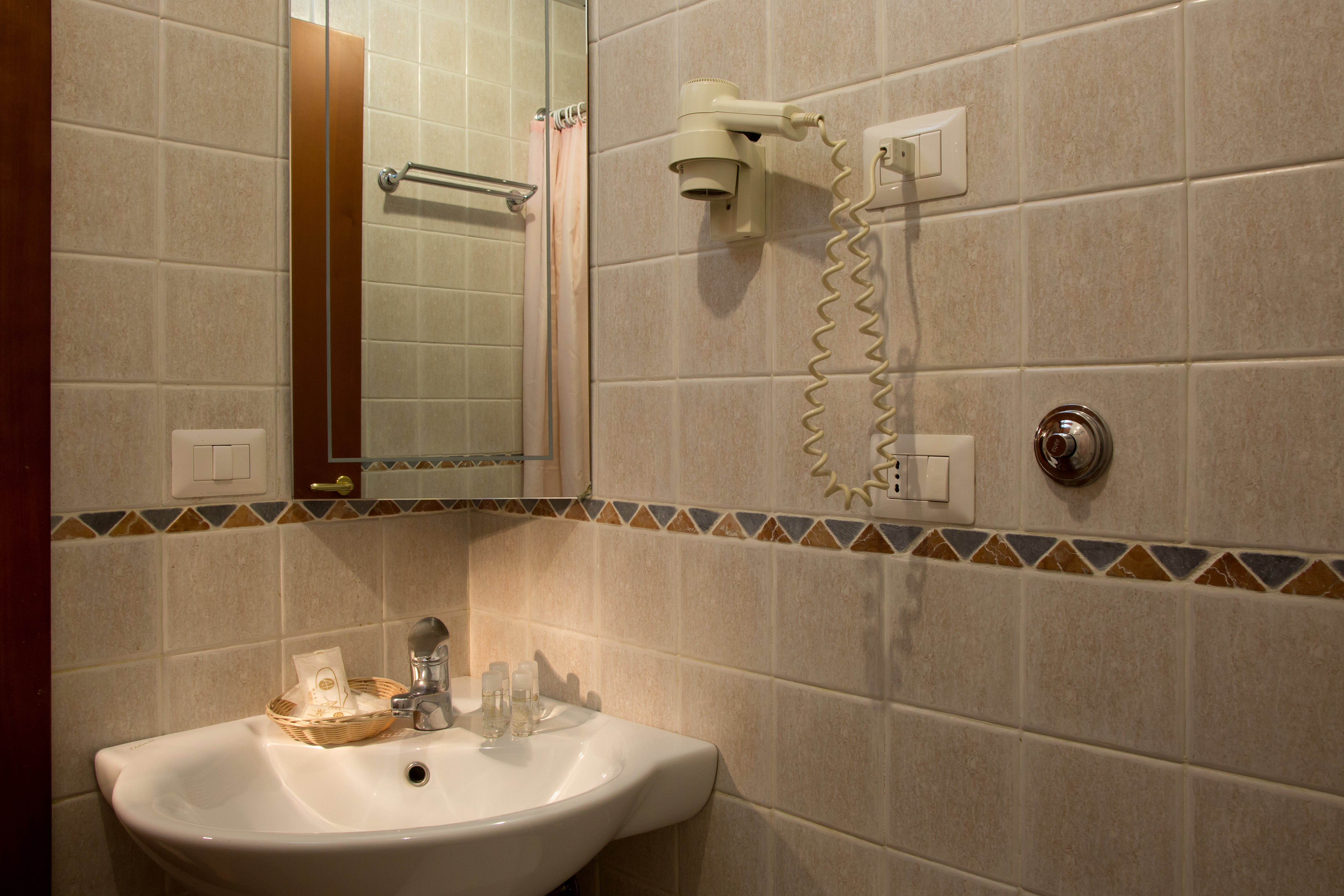 Double or Twin Standard