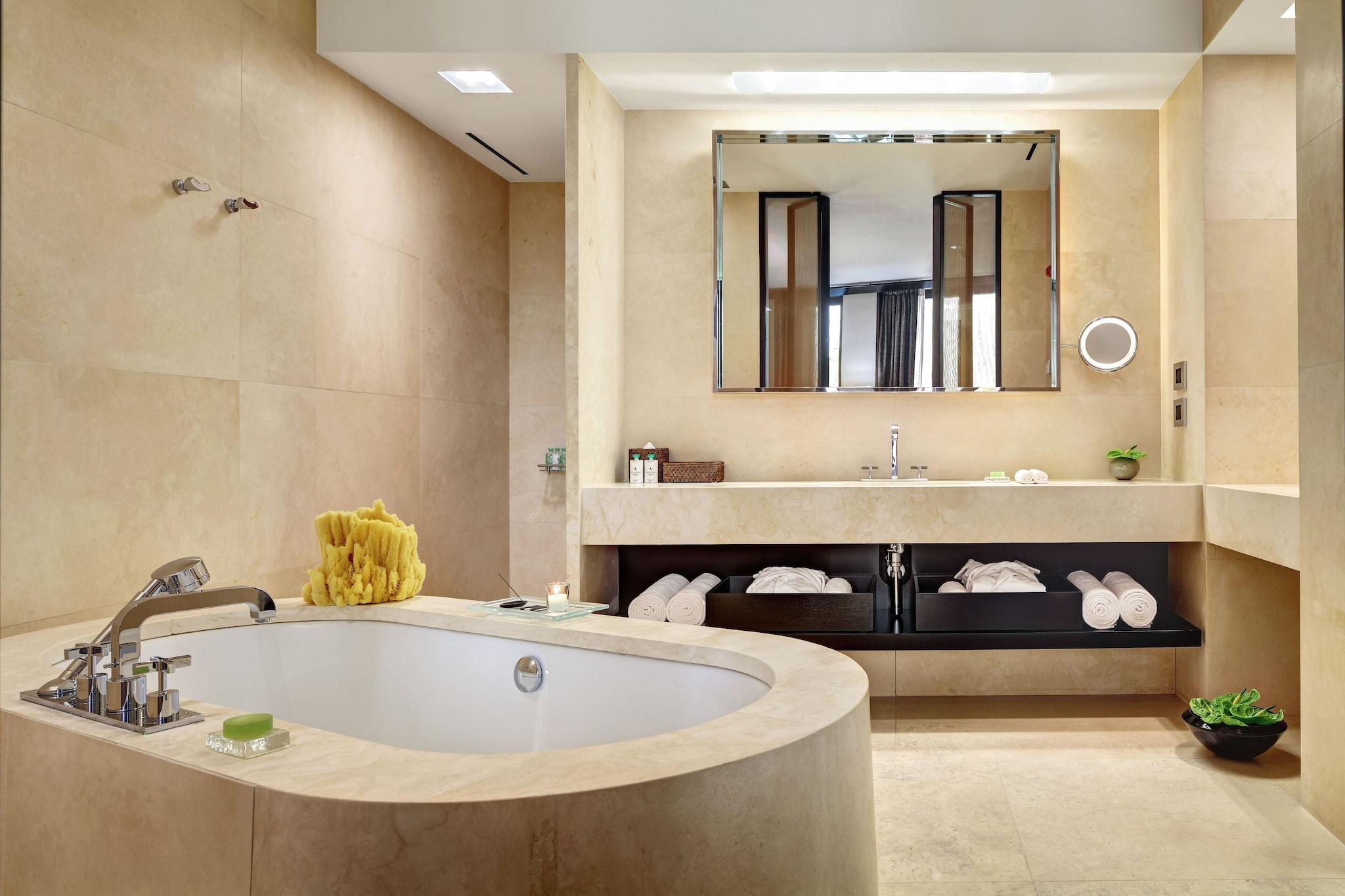 Suite Premium King Bed