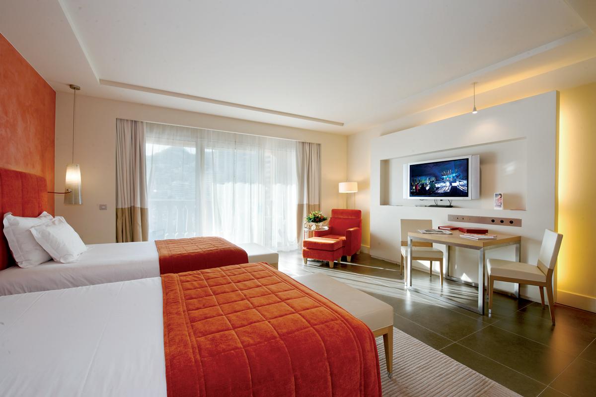 Twin Deluxe Side Sea View