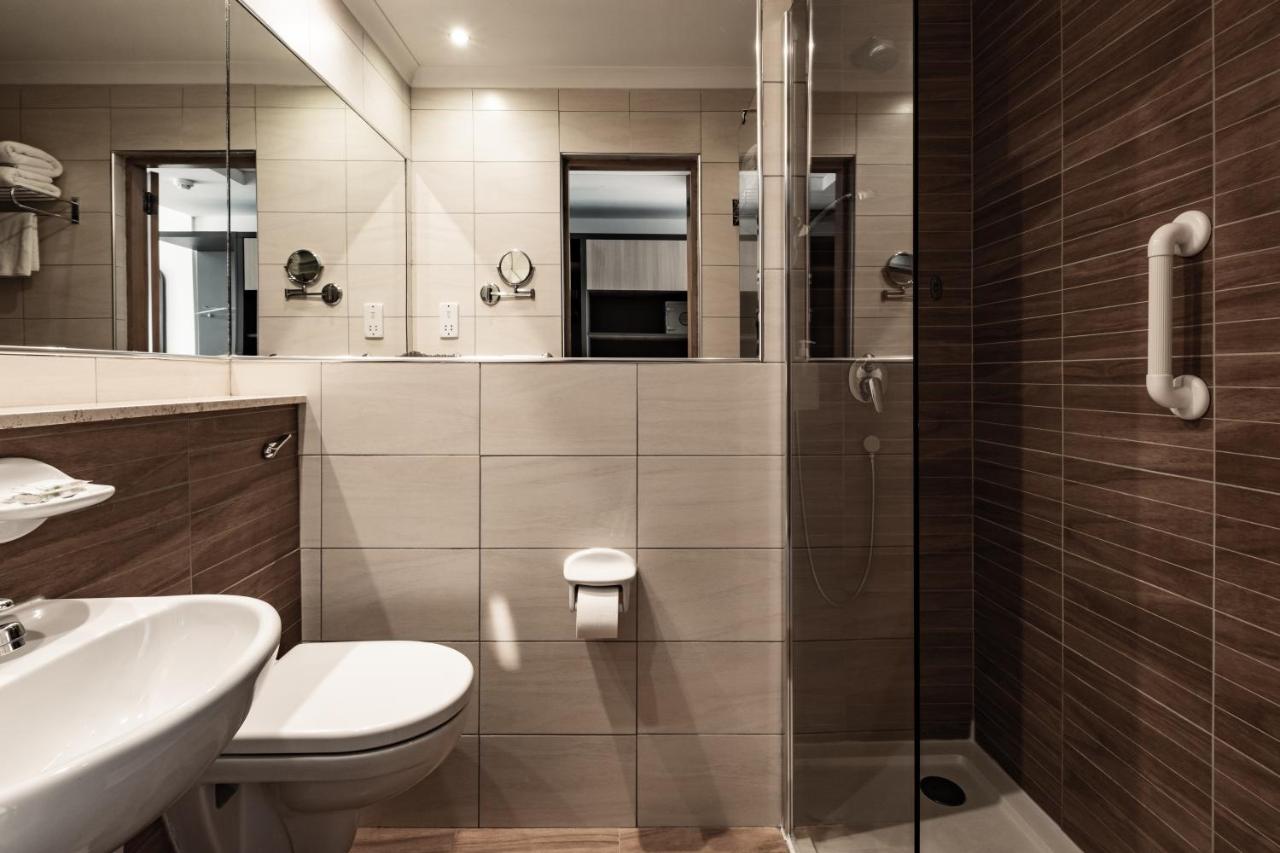 Double or Twin Side Sea View