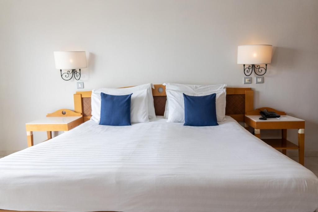 Double or Twin Land View