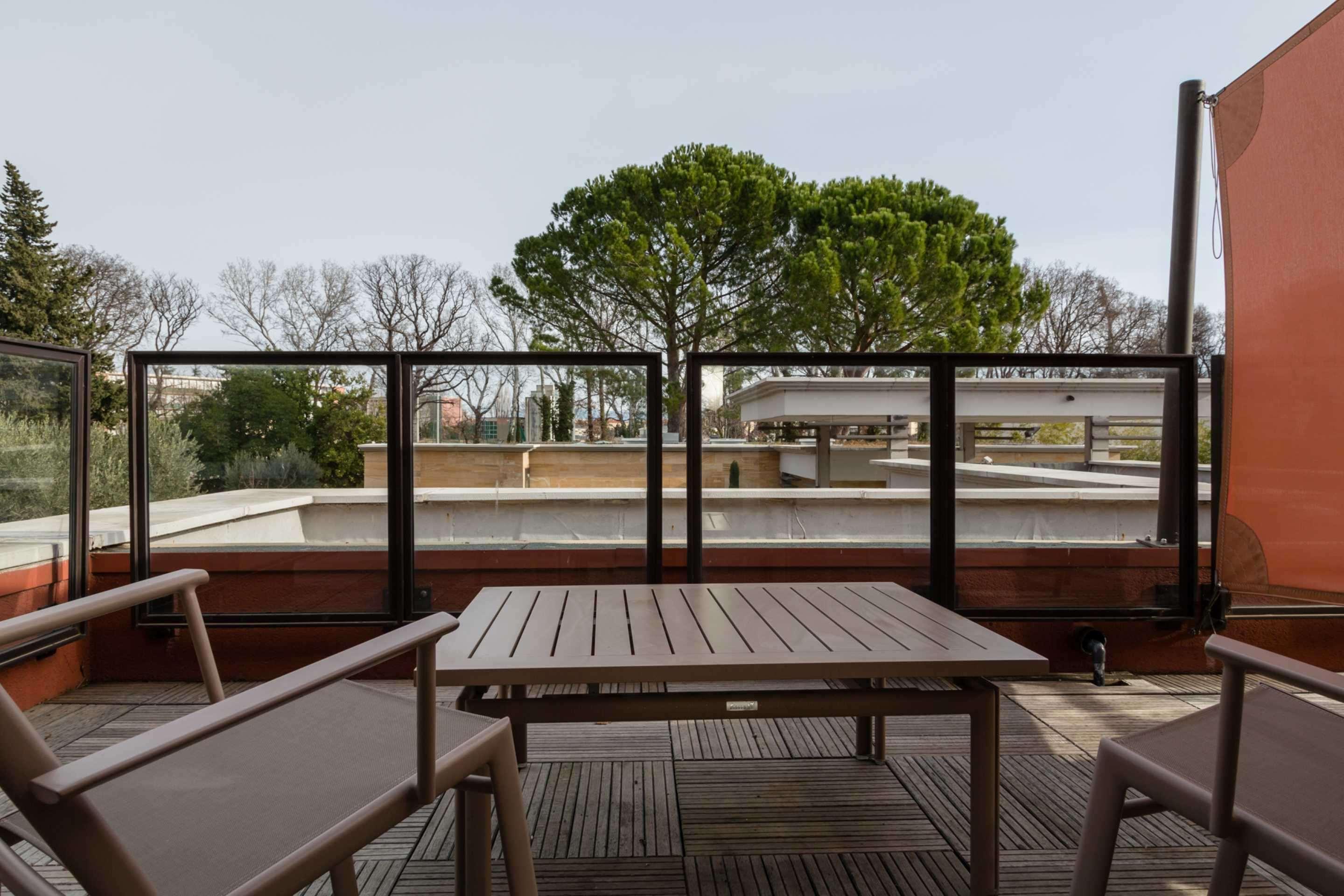 Double Executive King Bed