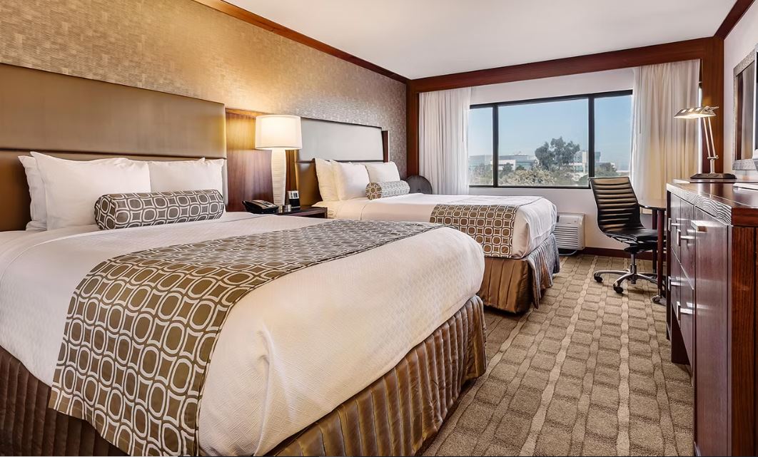 Double Two Queen Beds Premium