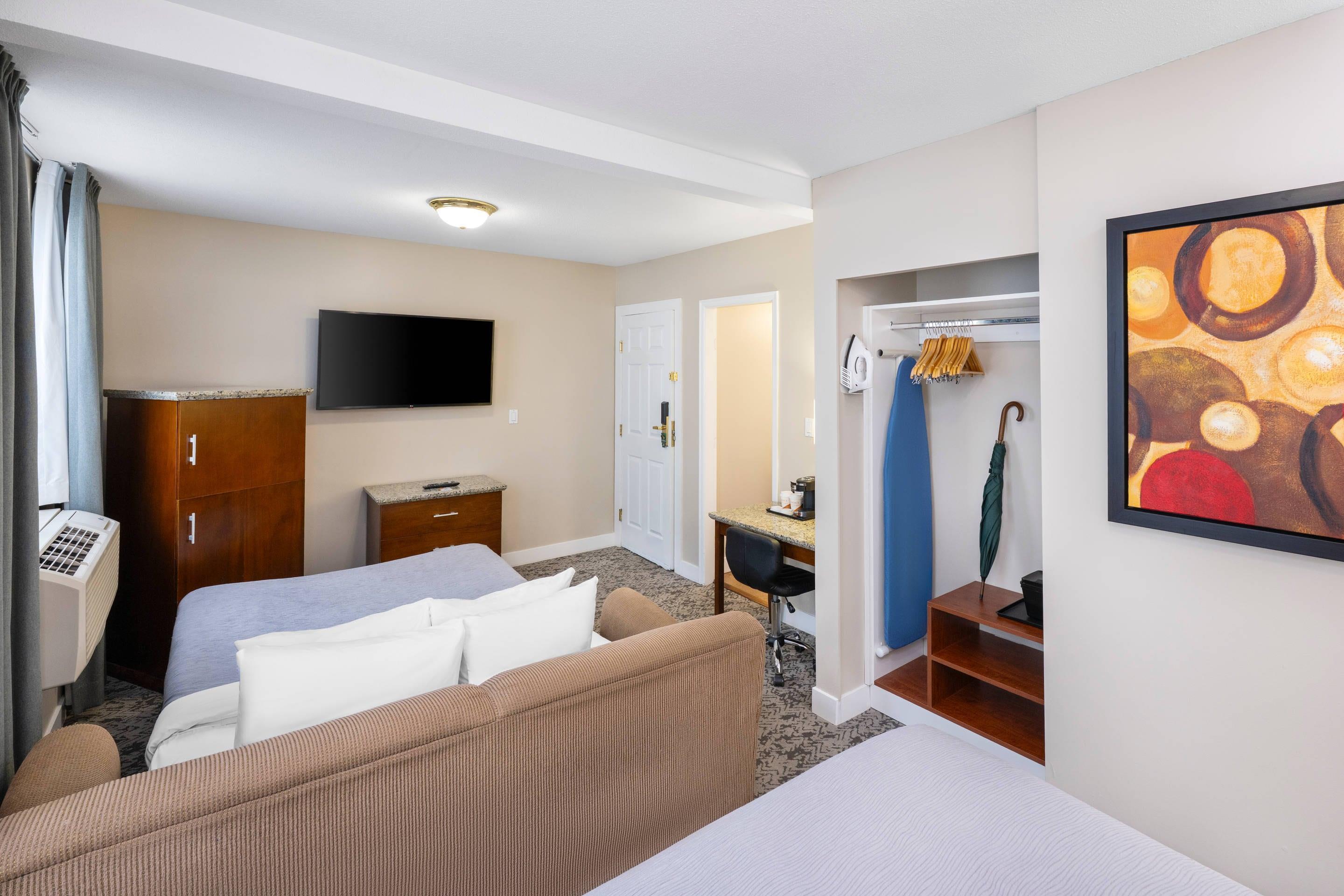 Double Queen Bed Non Smoking