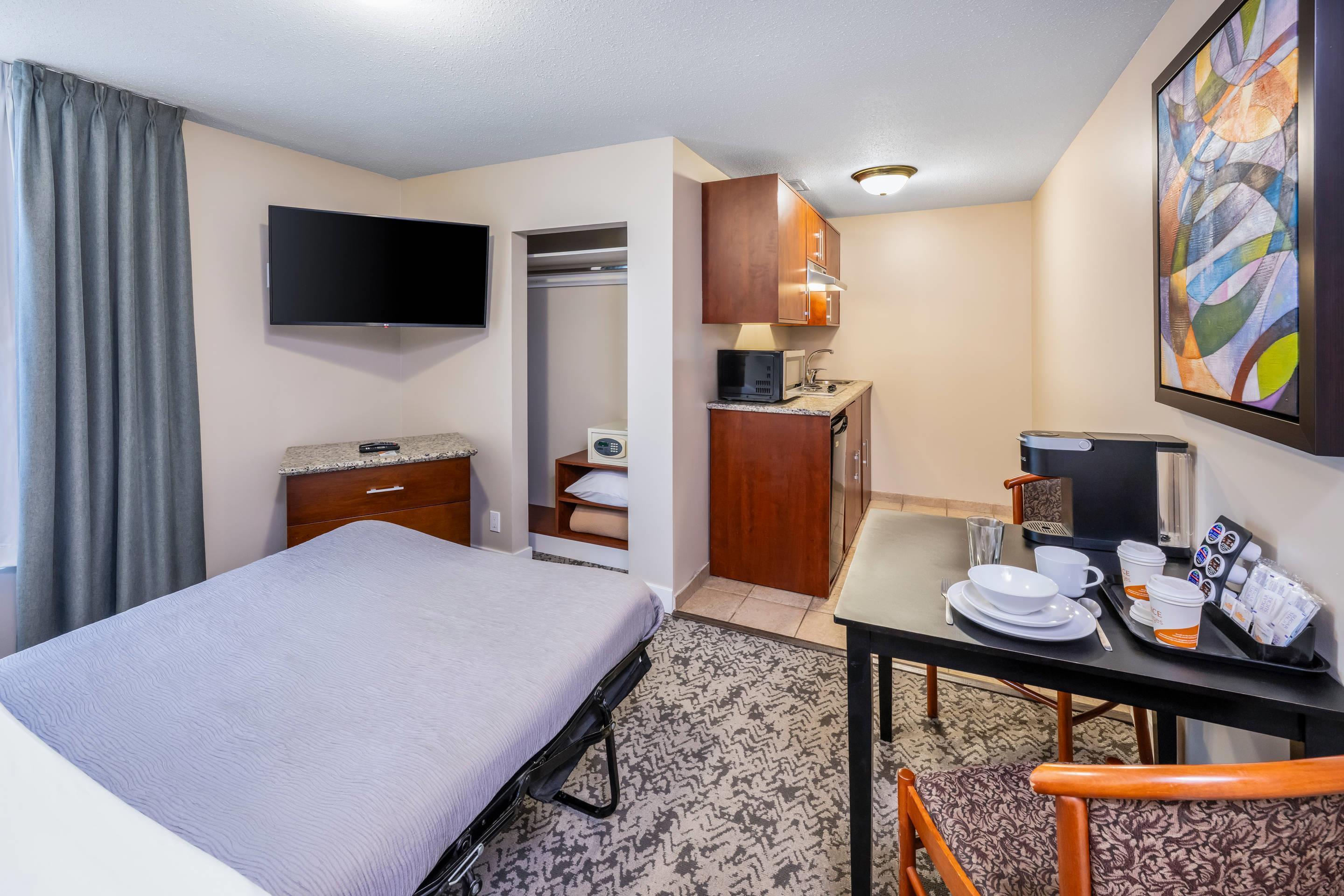 Suite Queen Size Bed
