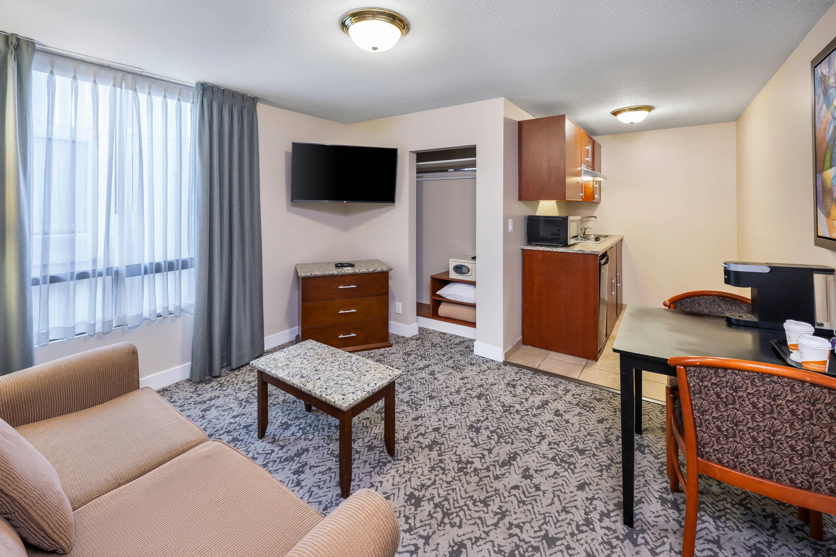Suite Queen Size Bed