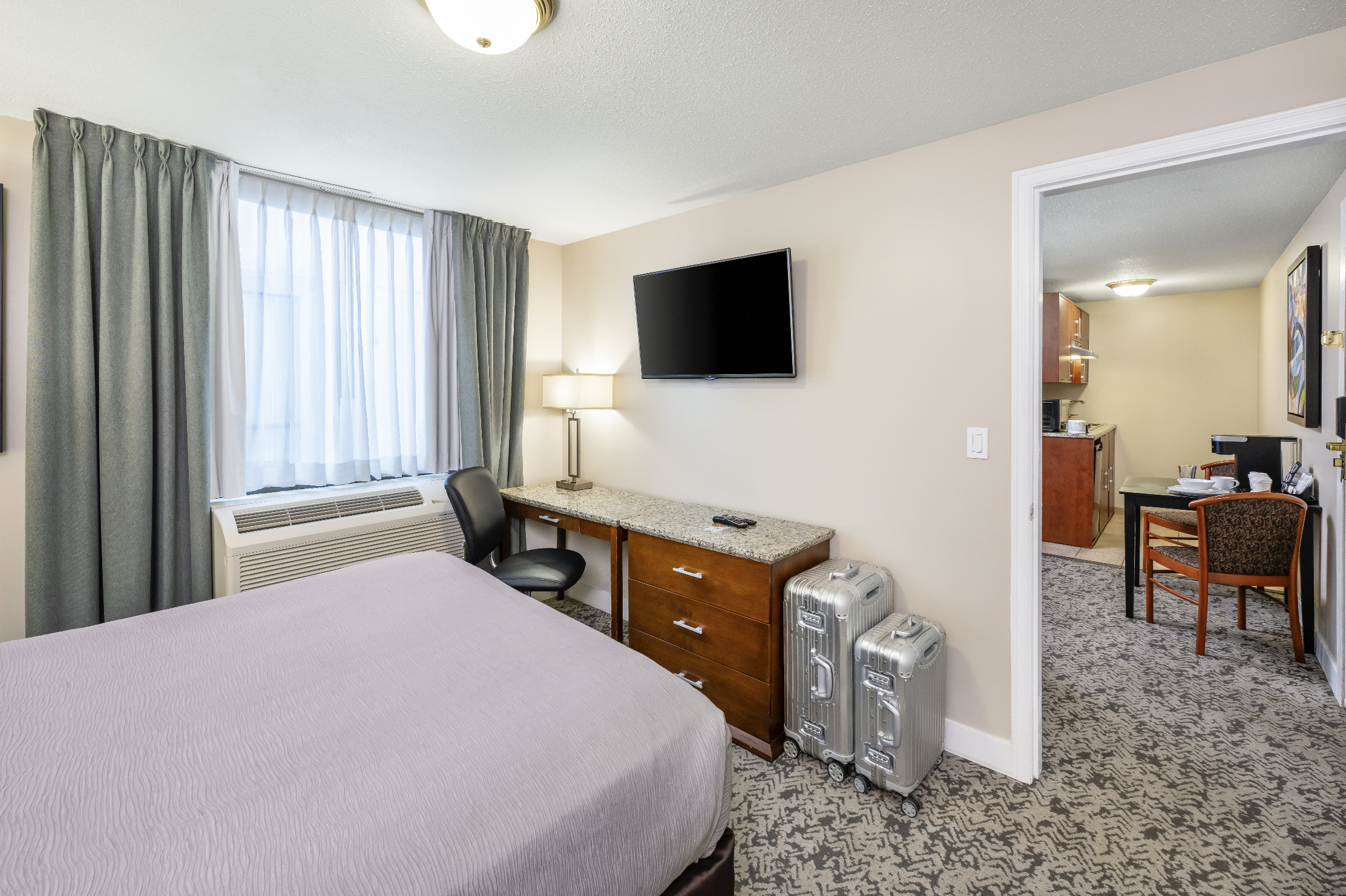 Suite Queen Size Bed