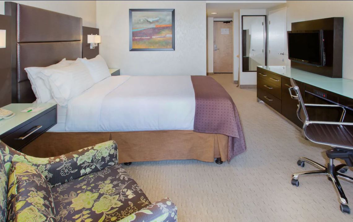 Double Deluxe Queen Bed