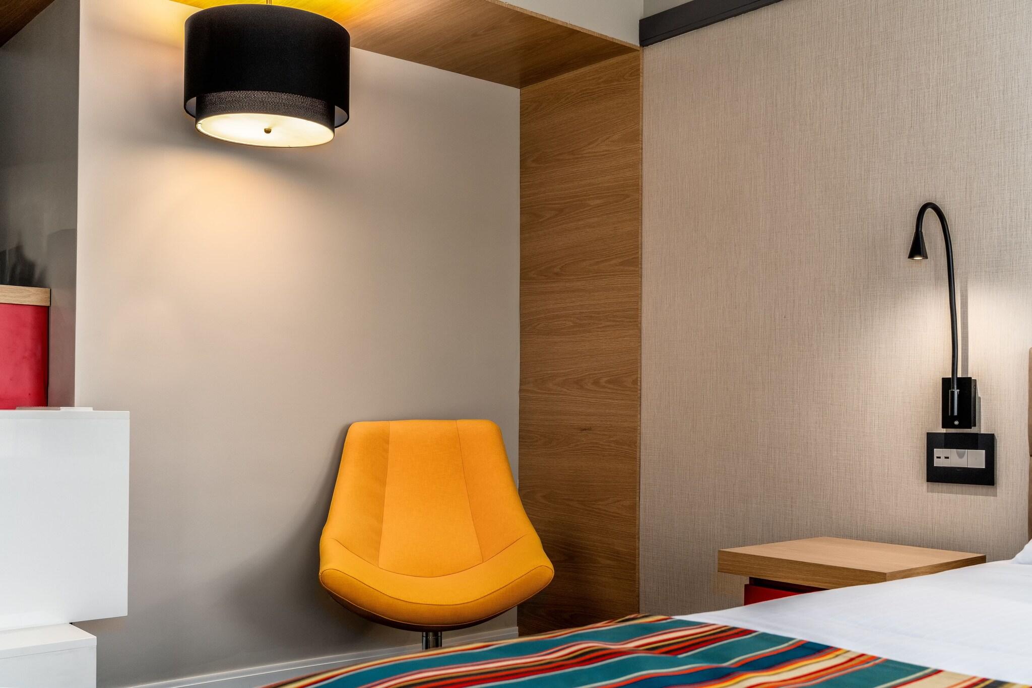 Double Queen Size Bed