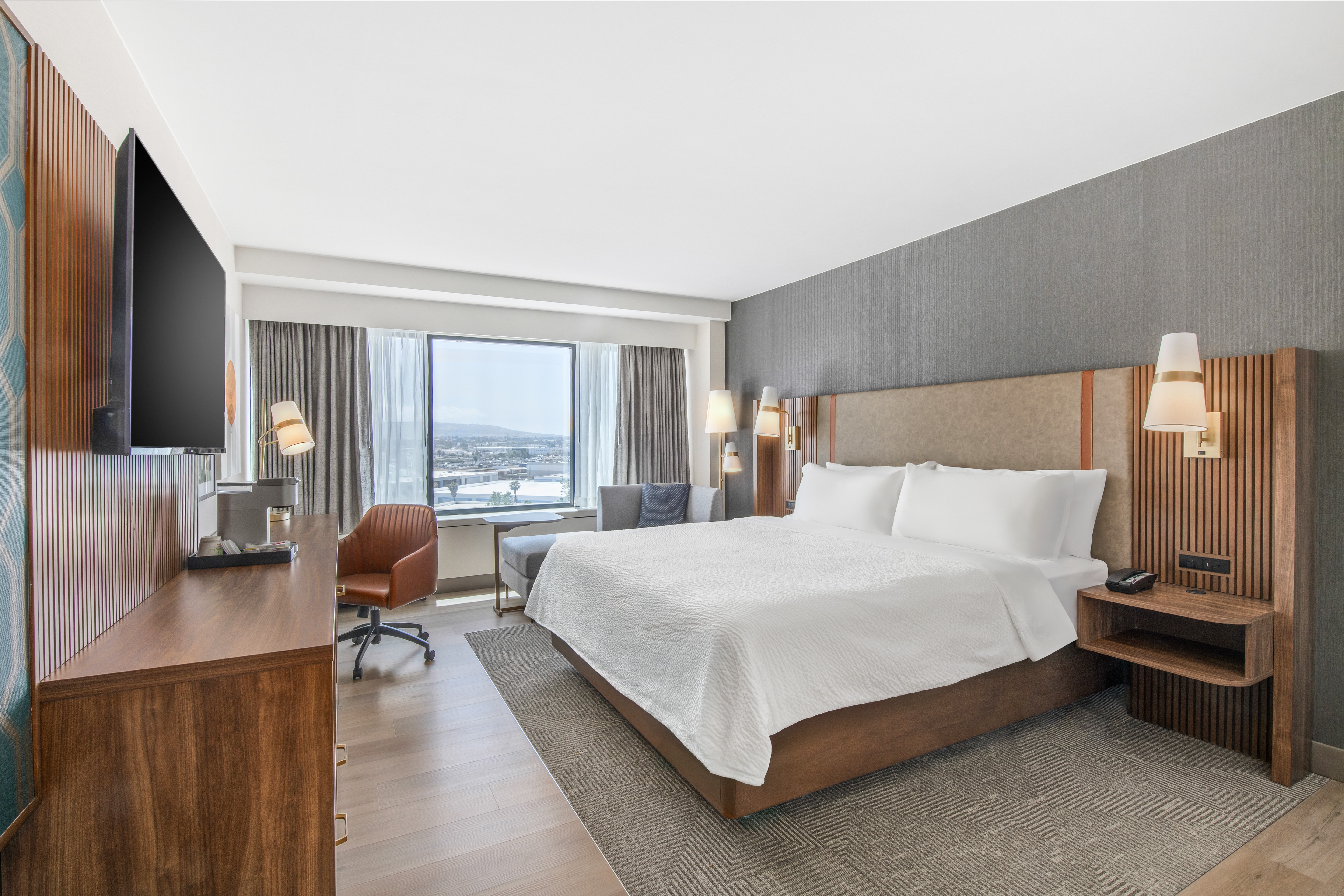 Room King Size Bed