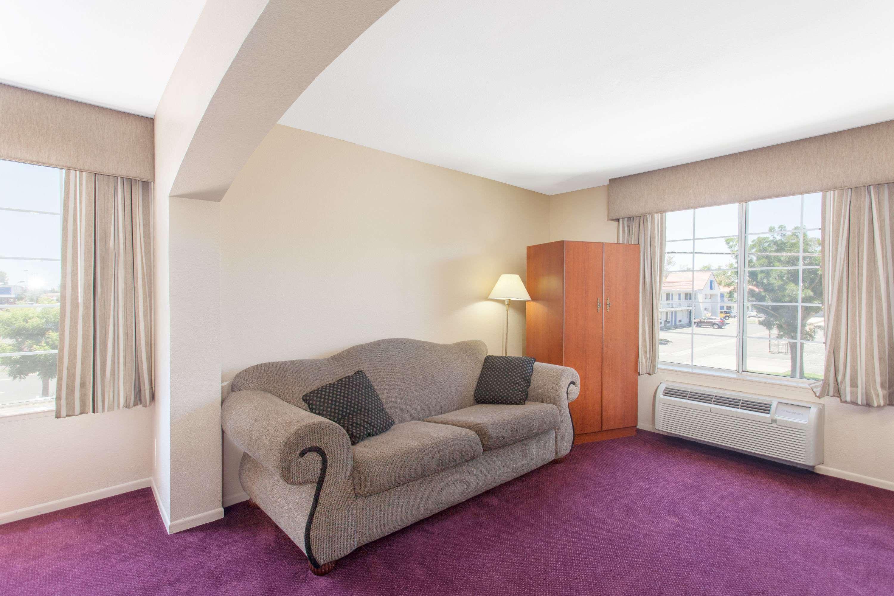 Suite Two Queen Beds Non Smoking