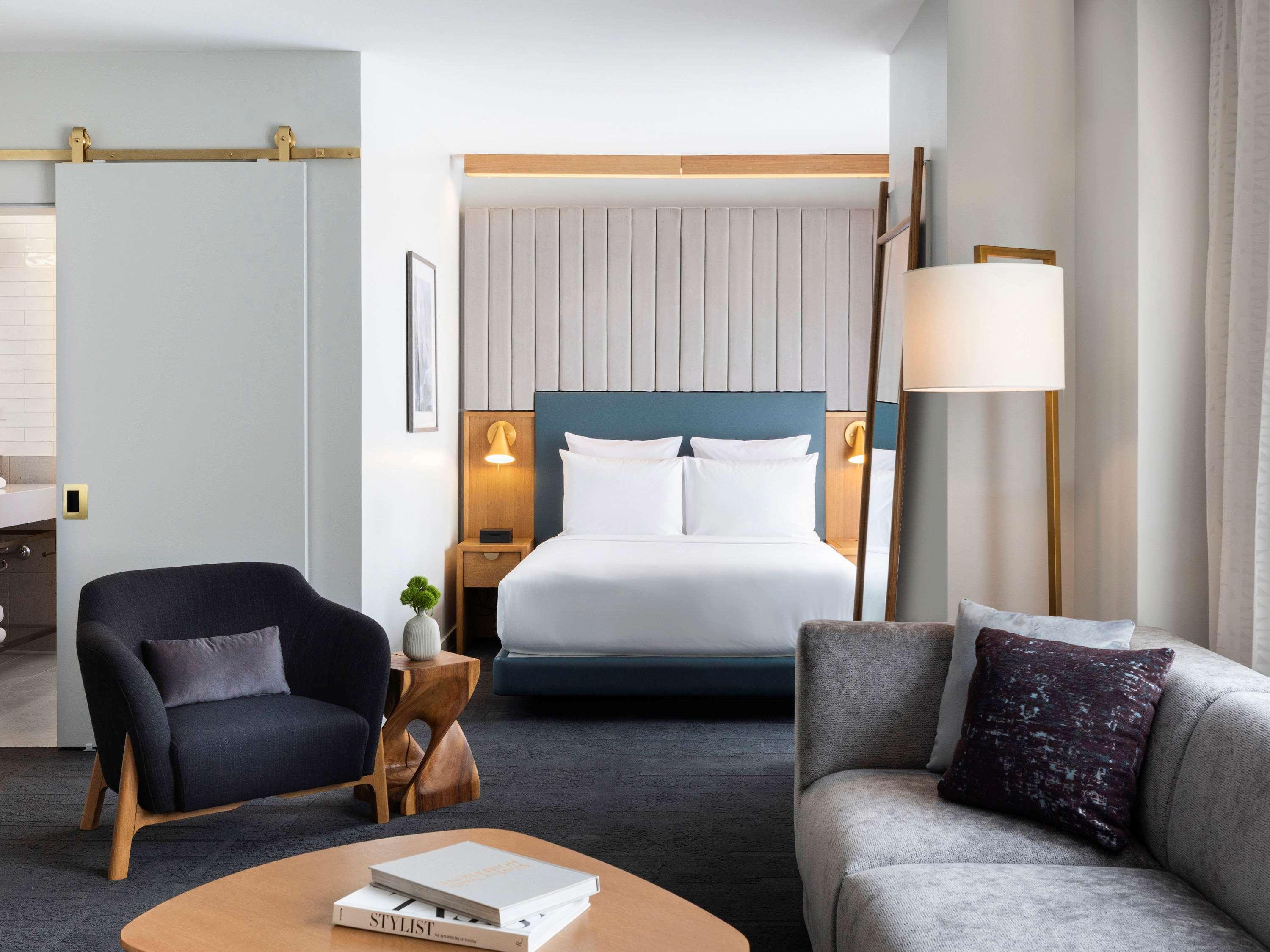 Suite Deluxe Queen Bed