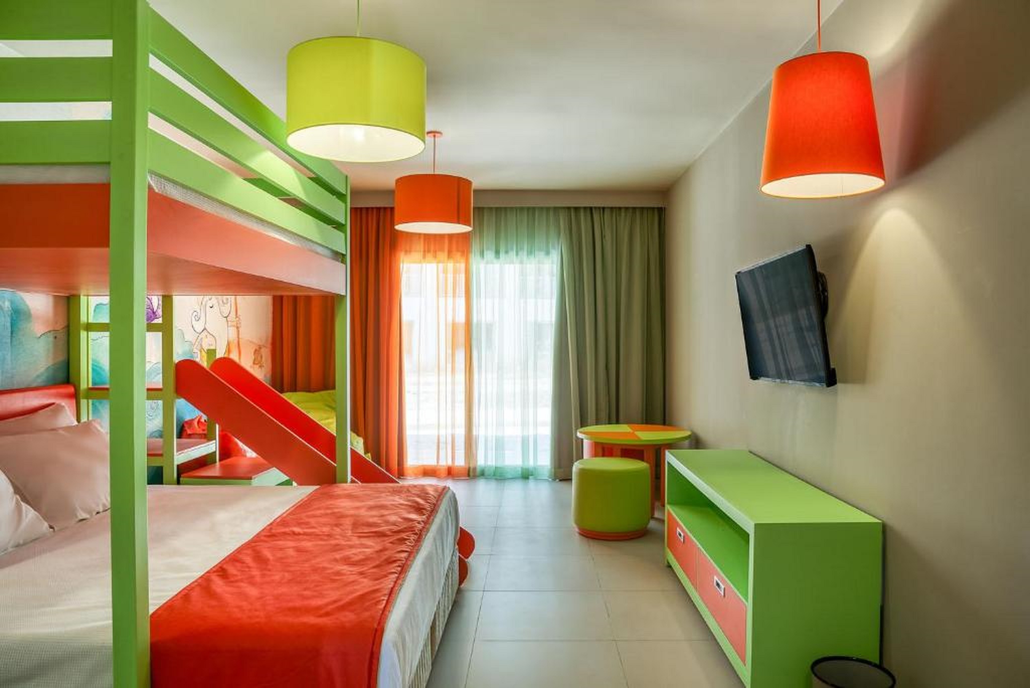 Family Room Capacity 2