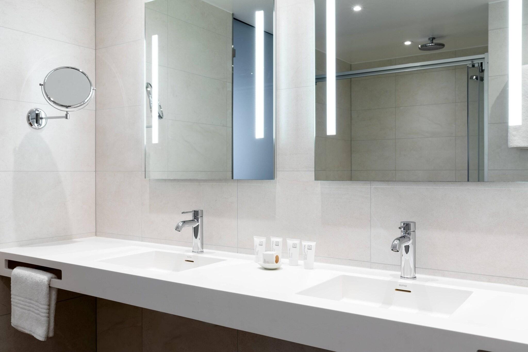 Double Executive King Bed