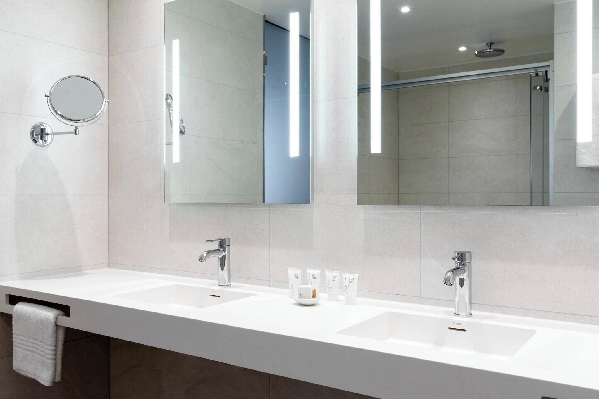 Double Executive King Bed