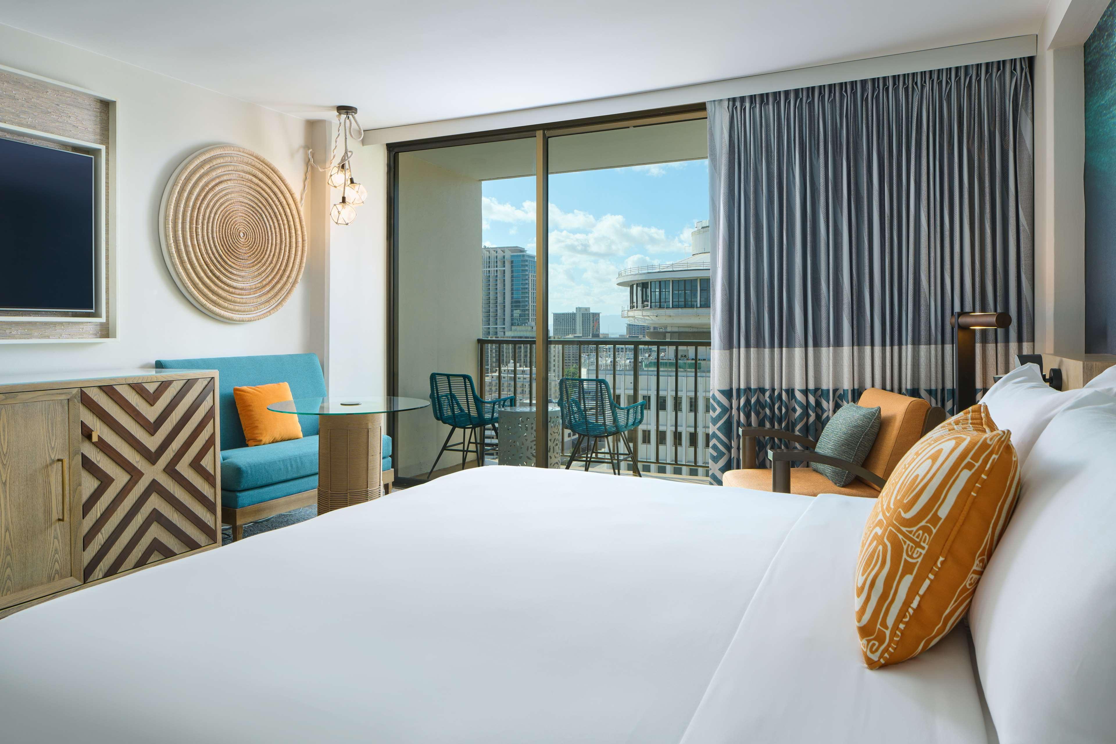 Double Partial Ocean View King Bed