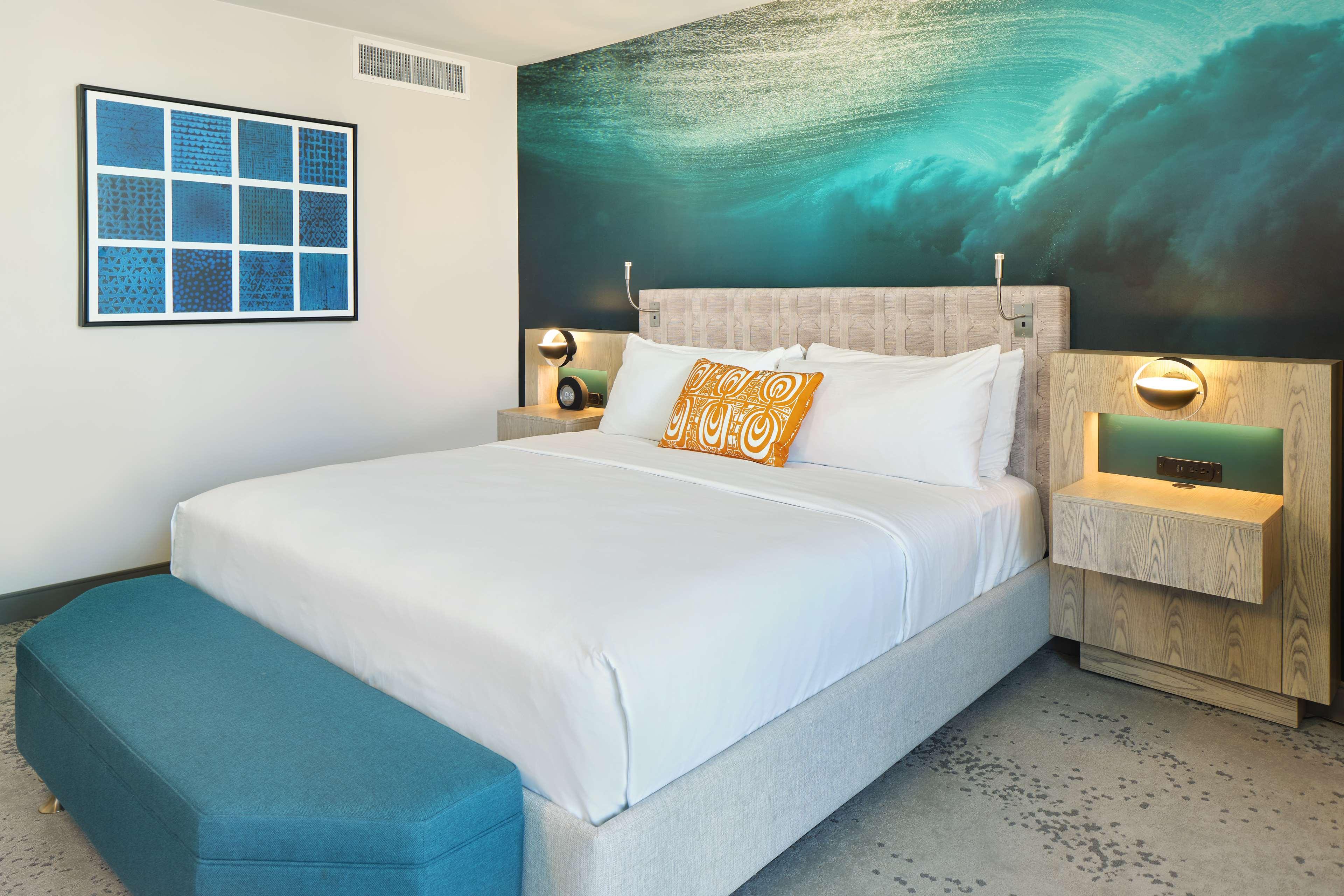 Double Partial Ocean View King Bed