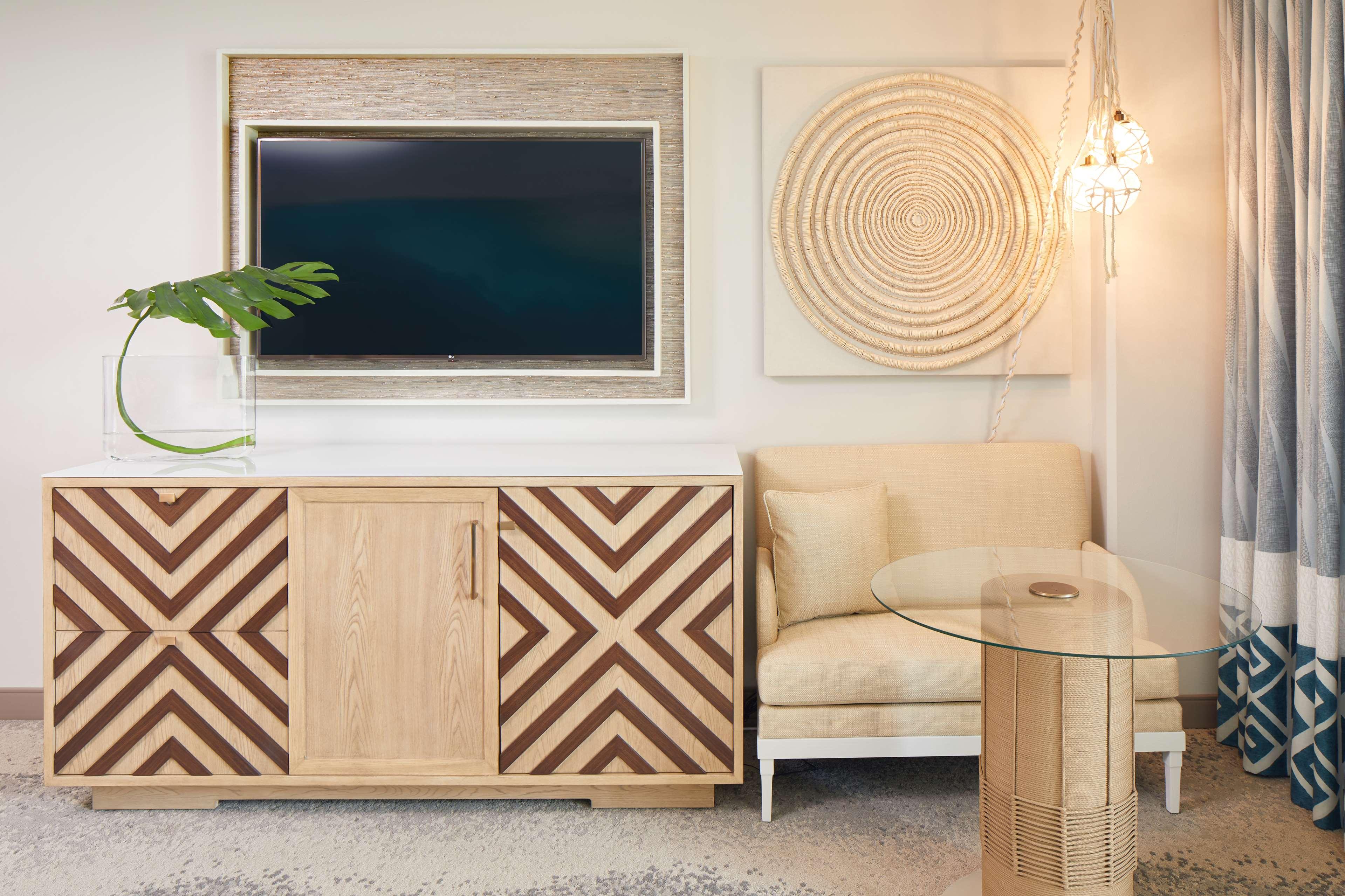 Double Partial Ocean View King Bed