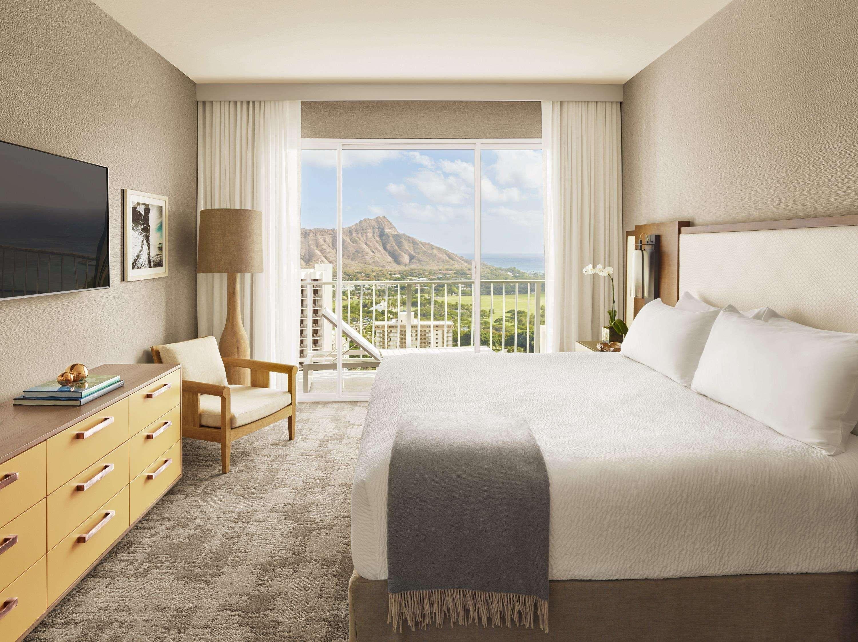 Room King Size Bed