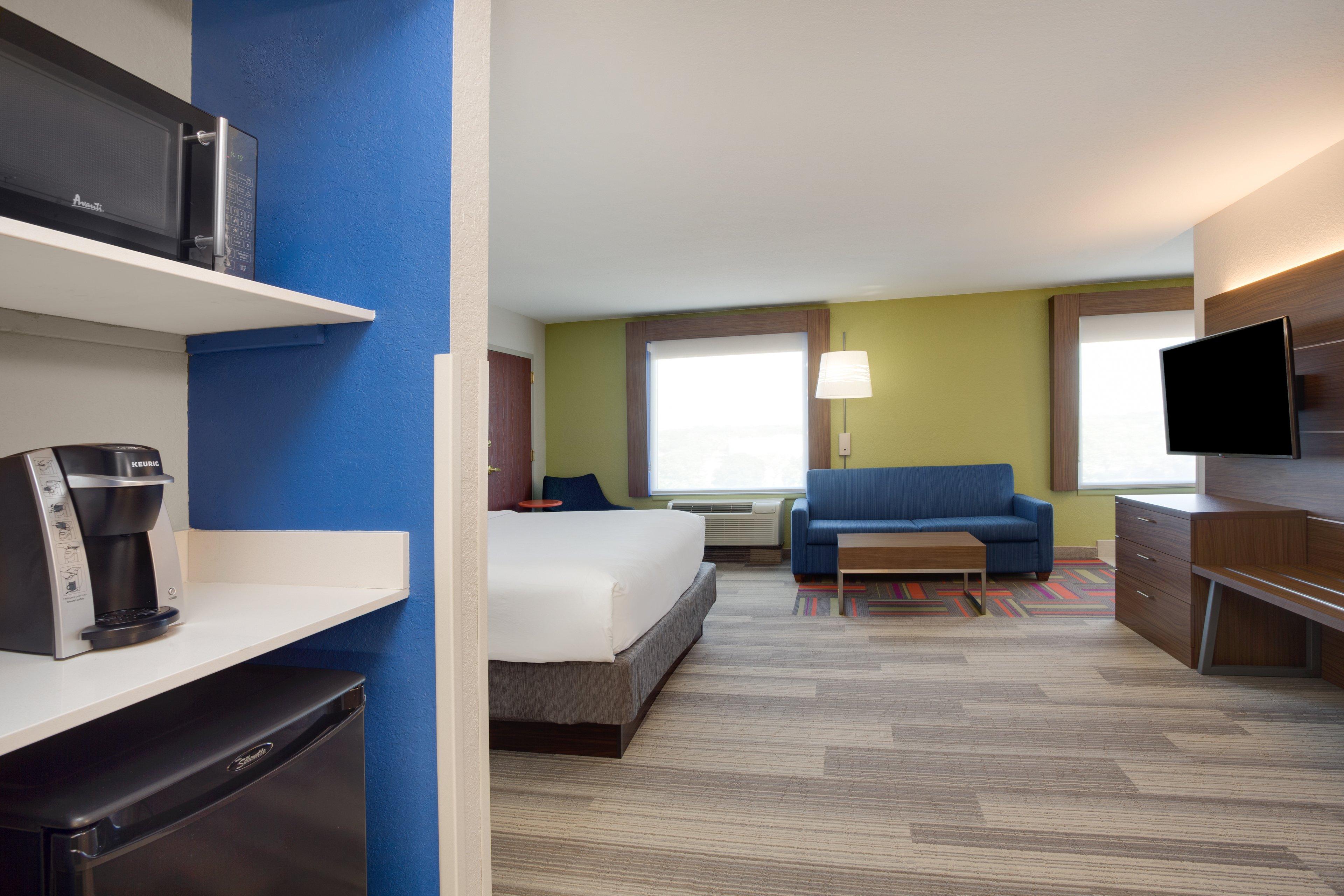 Suite Accessible King Size Bed