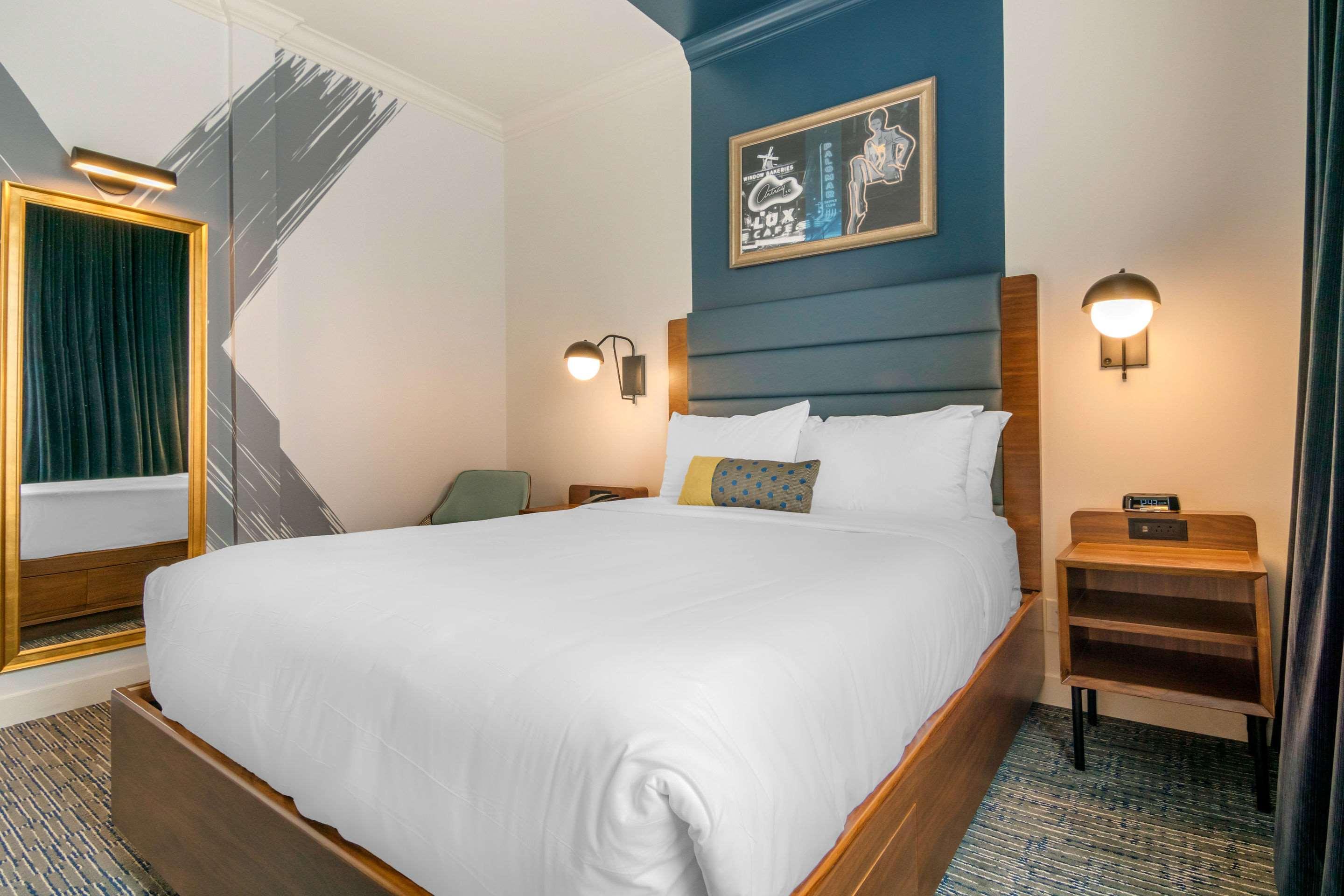 Double Queen Bed Non Smoking