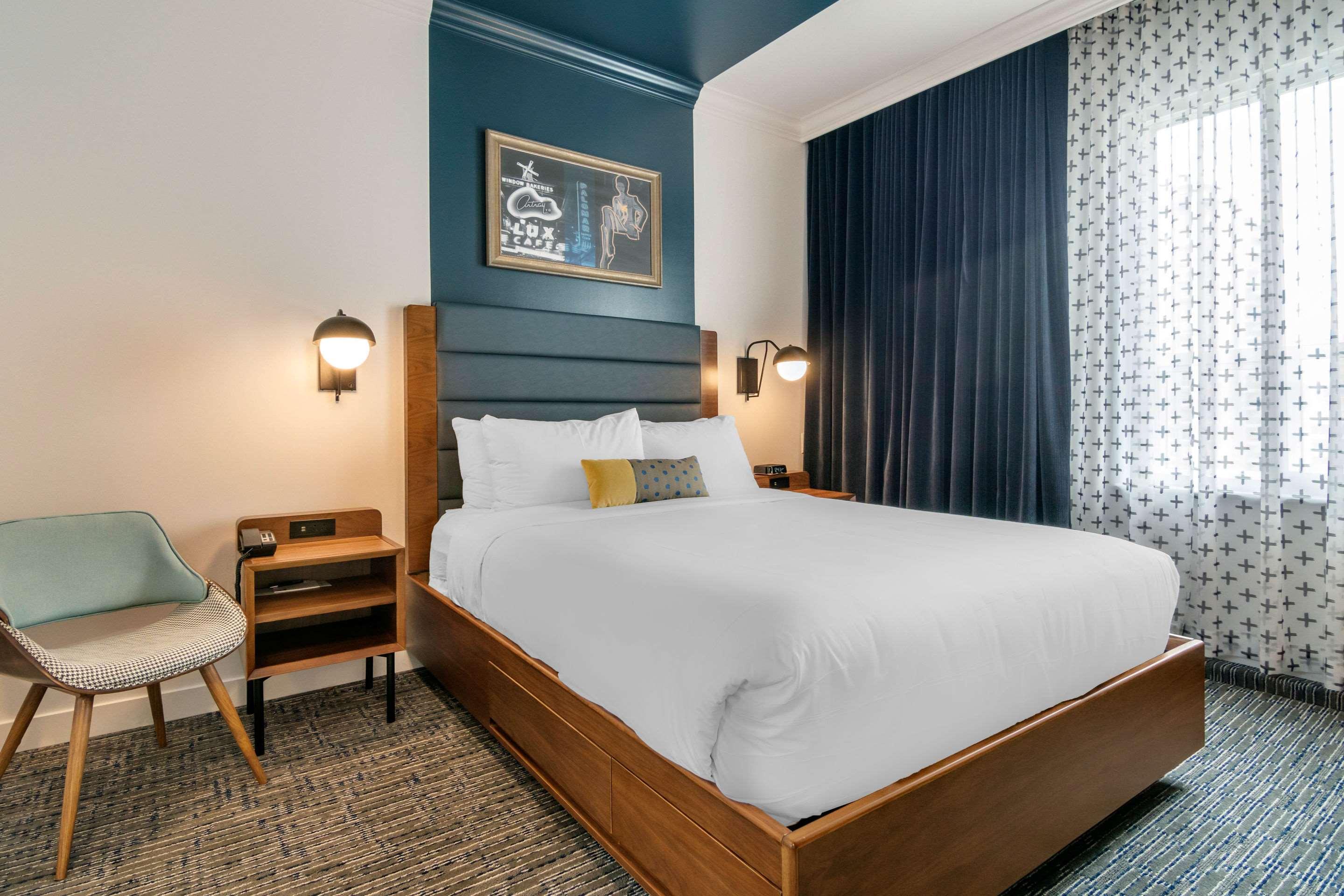 Double Queen Bed Non Smoking