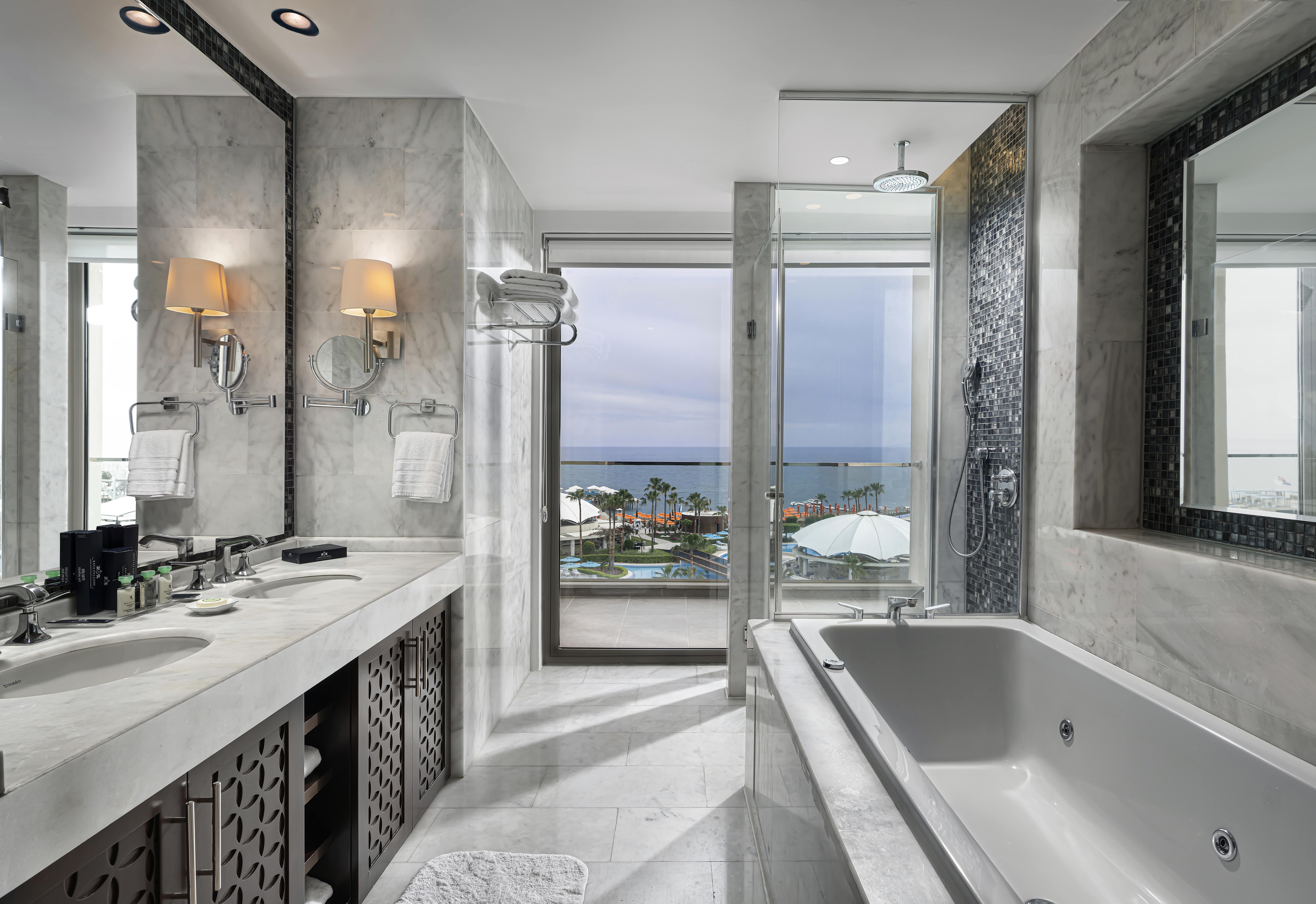 Suite with Jacuzzi