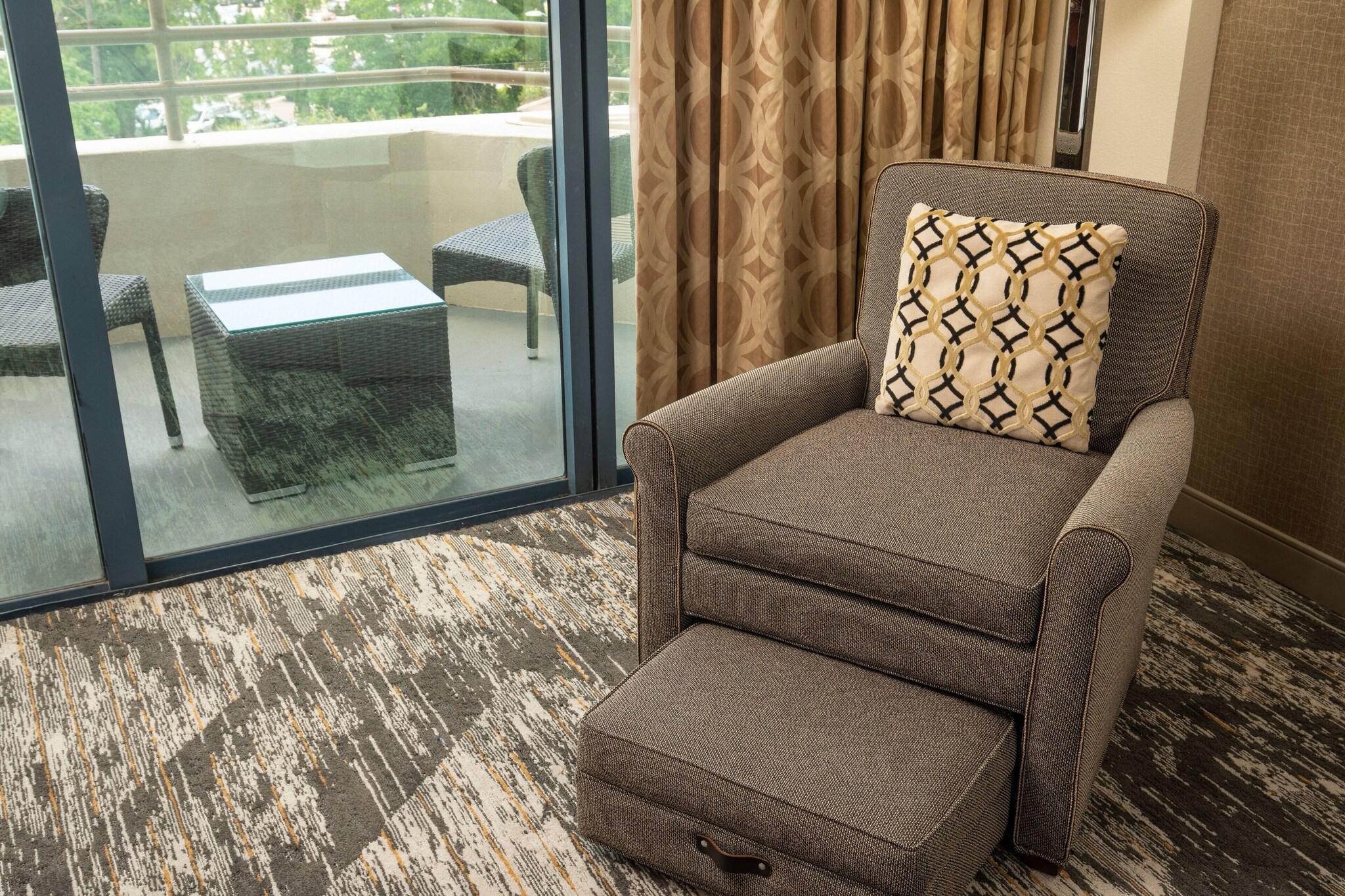 Double Club King Bed