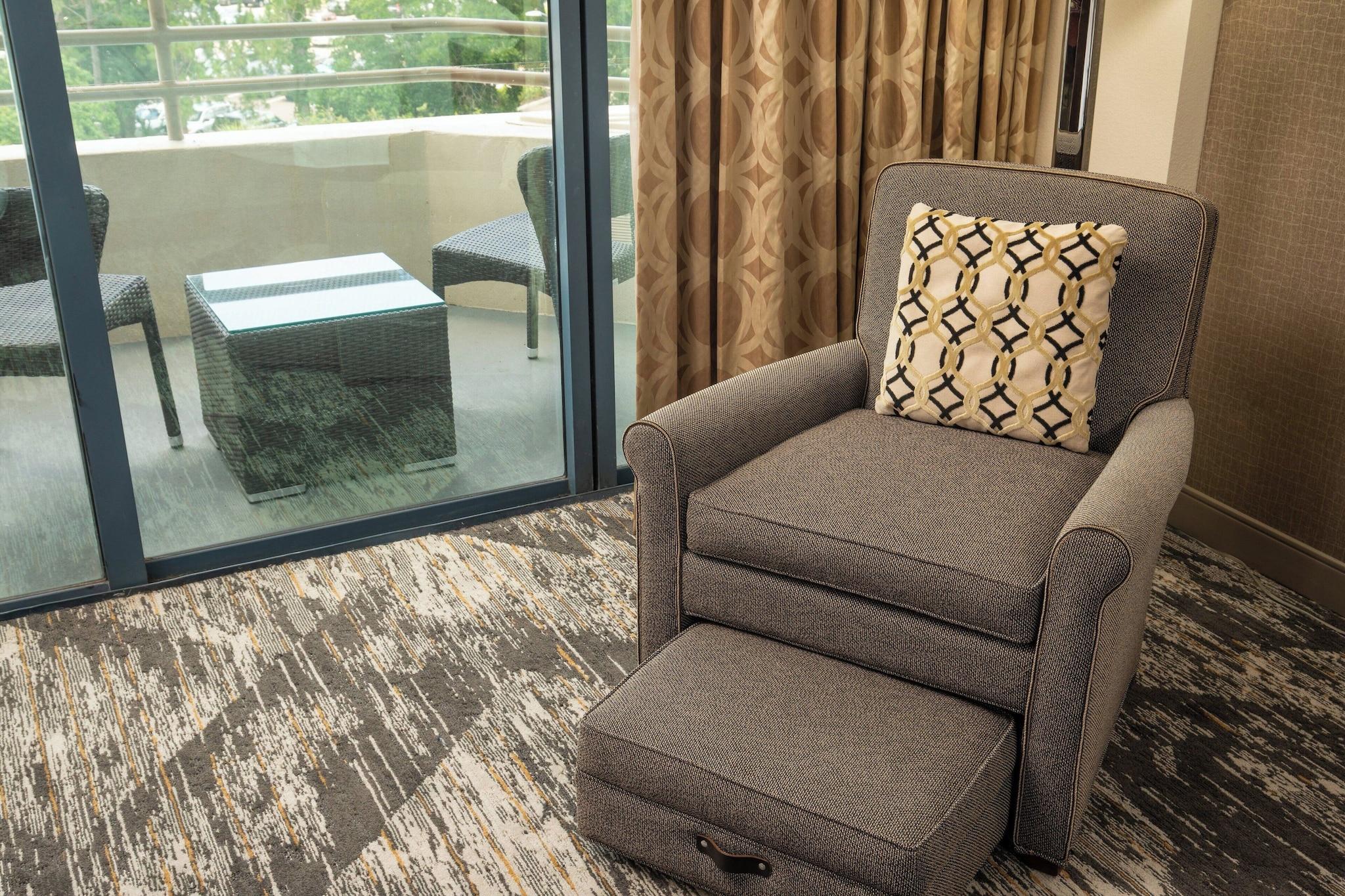 Double Club King Bed