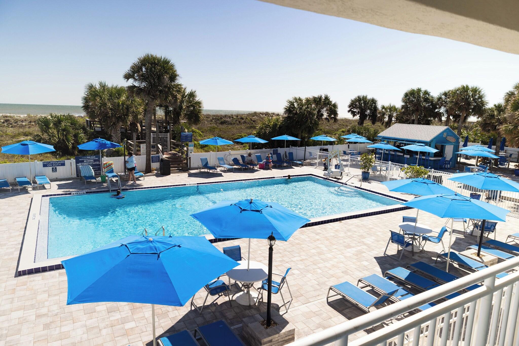 Double Pool View King Bed