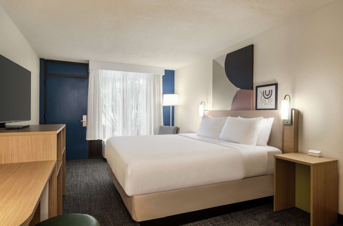 Double King Bed Non Smoking