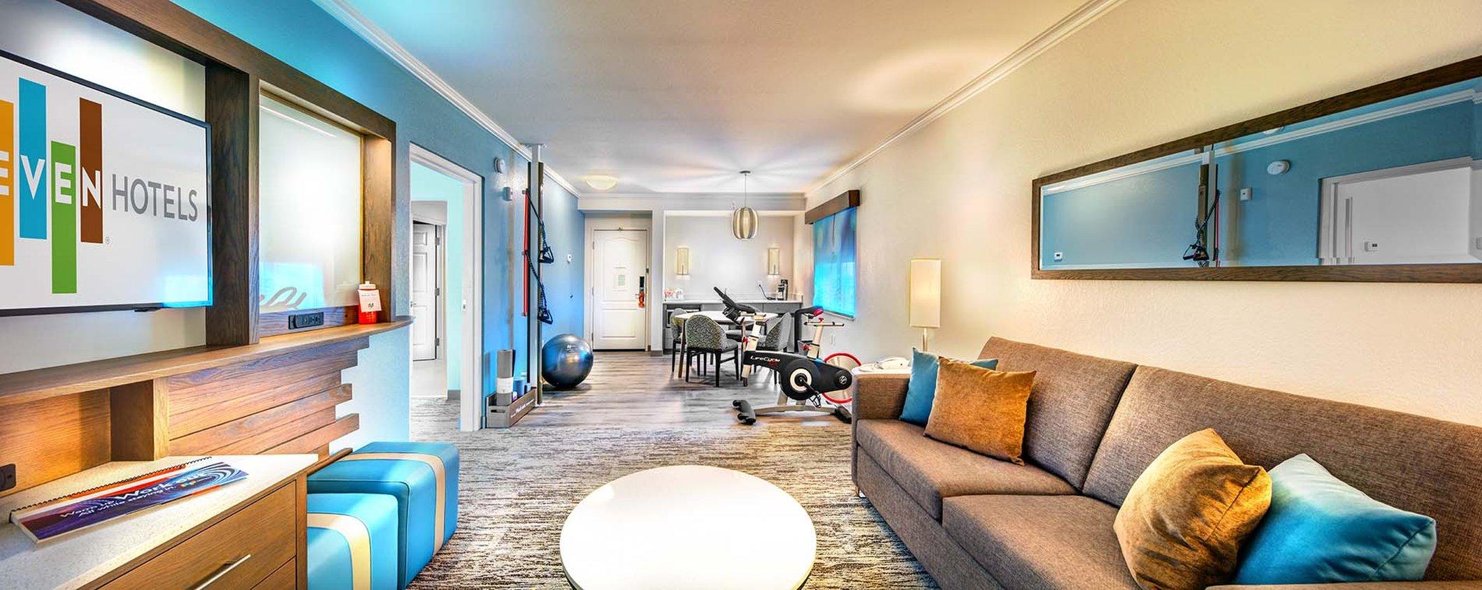 Suite Accessible King Size Bed