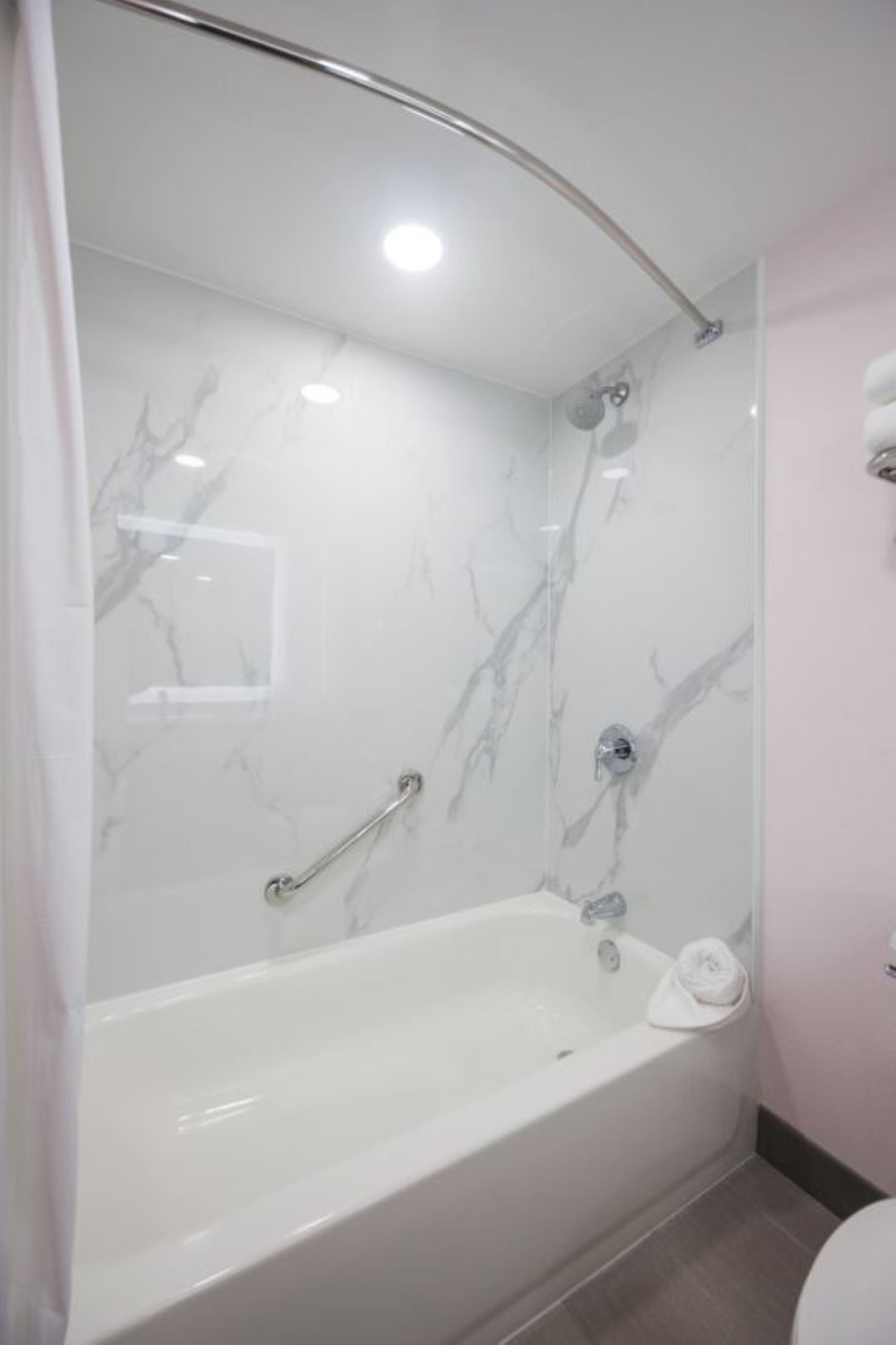 Double Deluxe King Bed