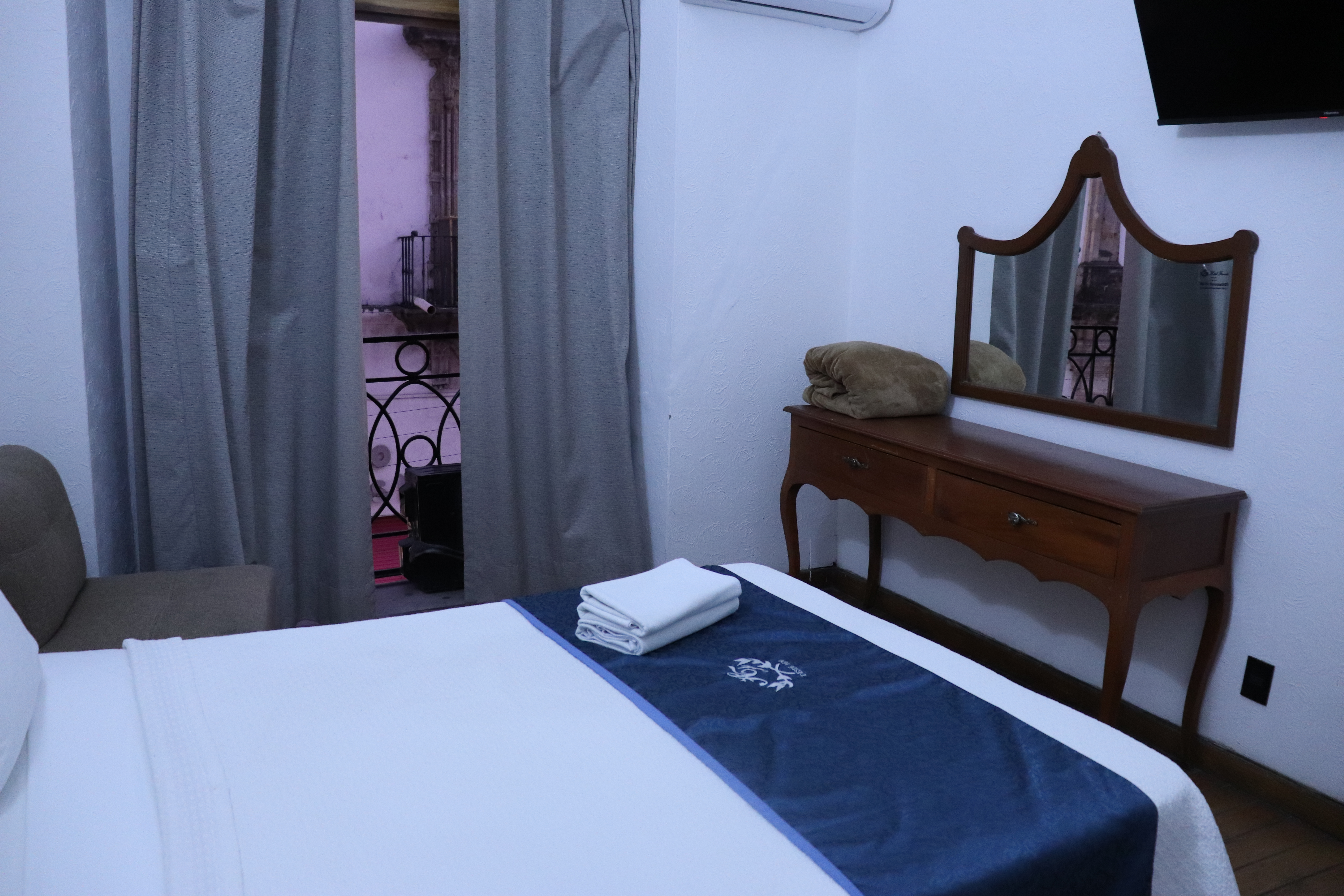 Suite Two Bedrooms One Bathroom