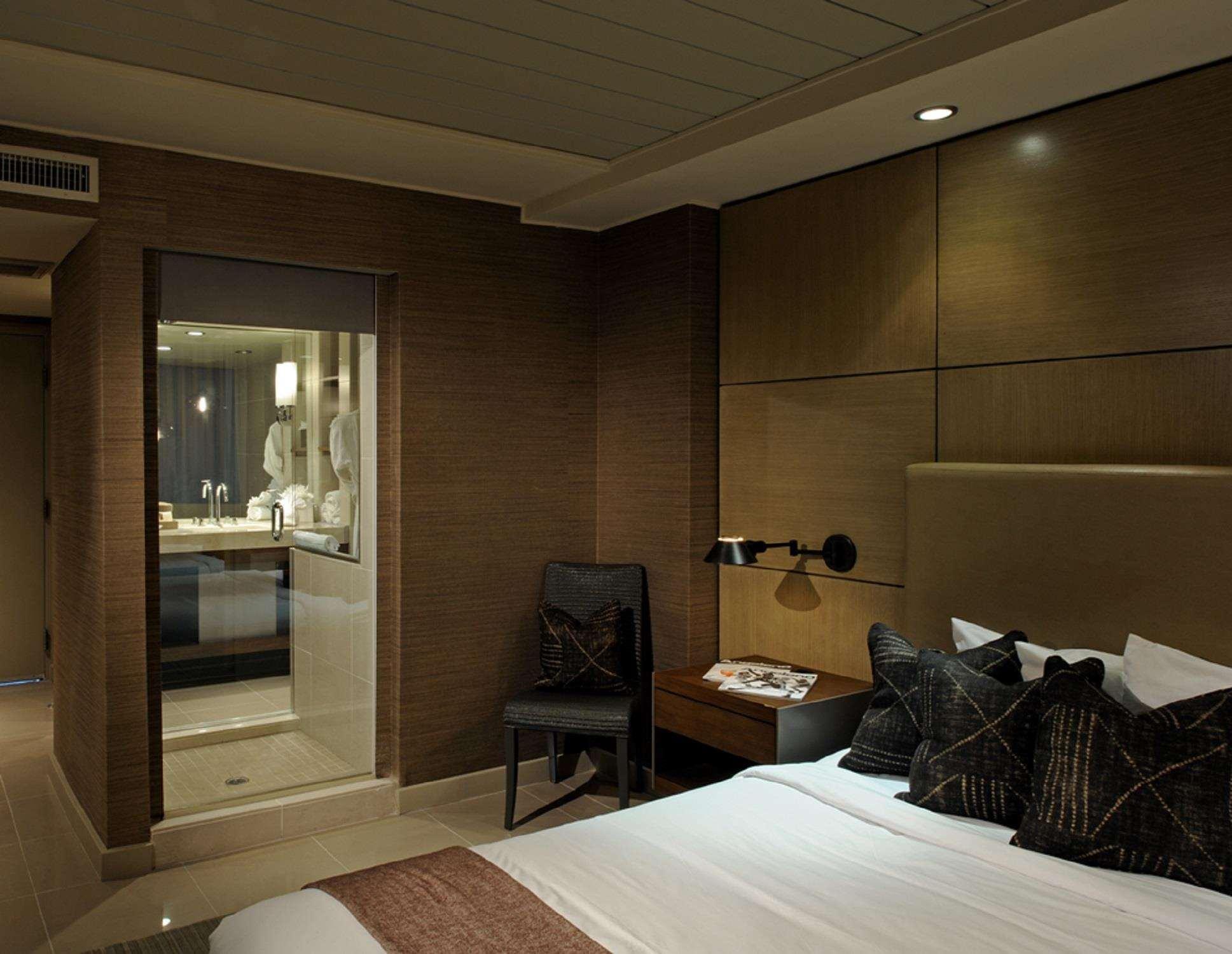 Double Deluxe King Bed