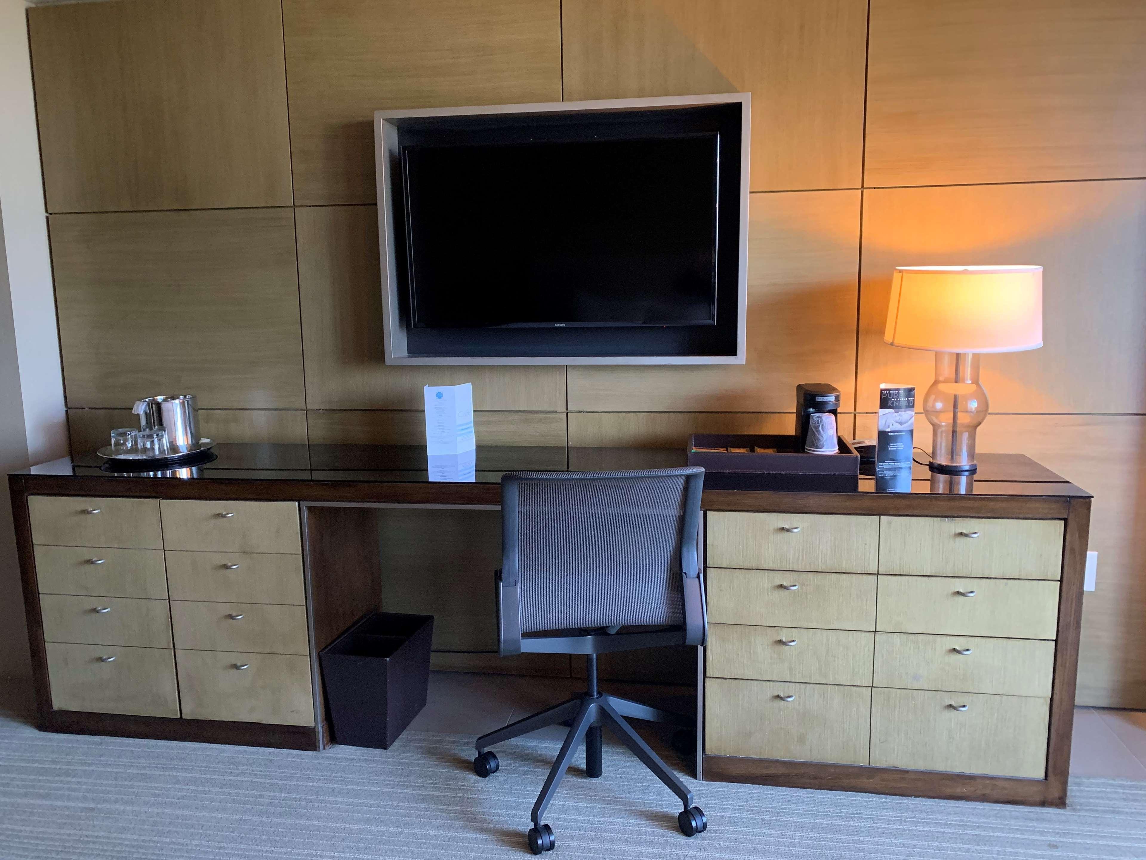 Double Deluxe King Bed