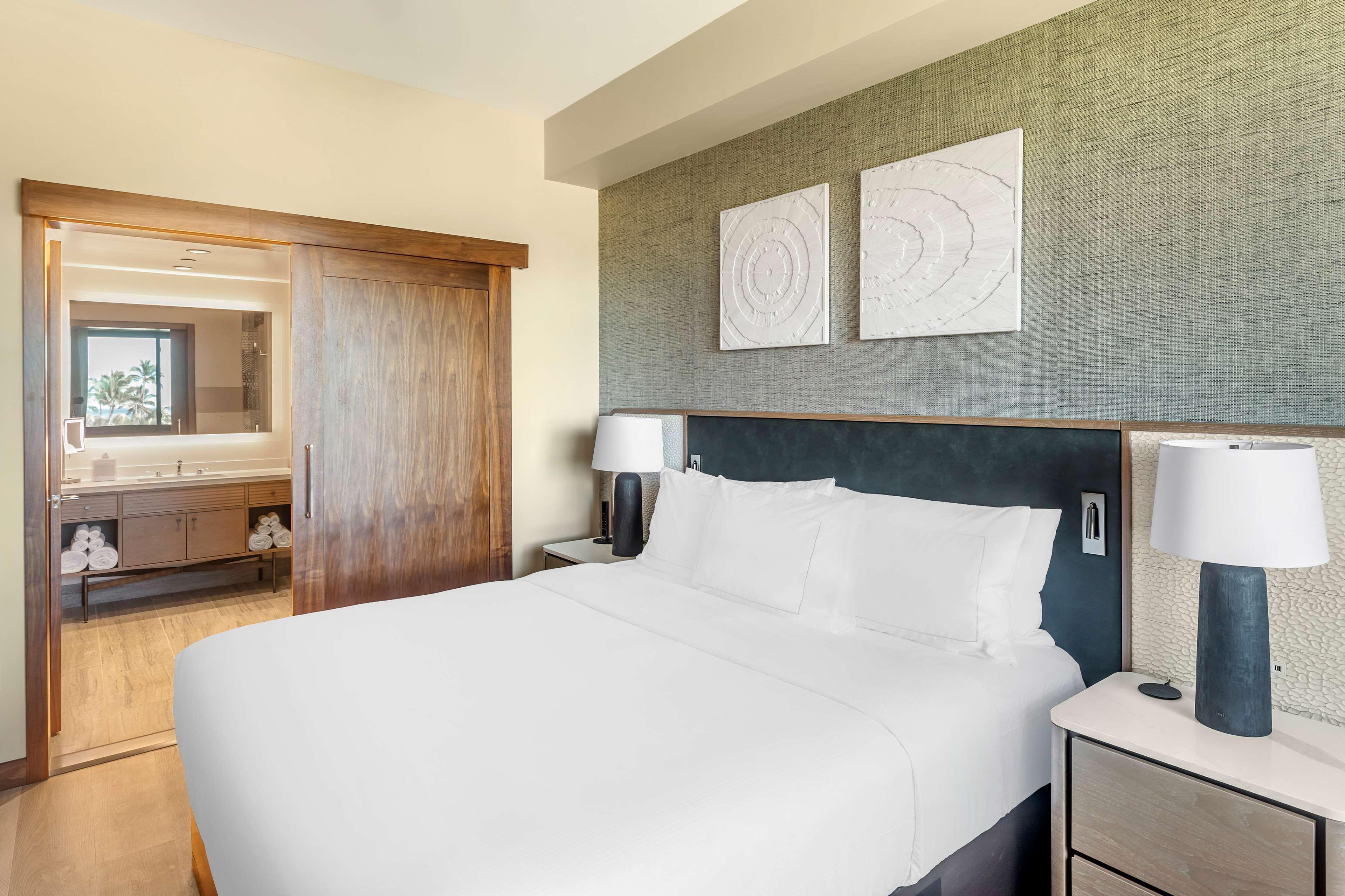 Double Deluxe King Bed