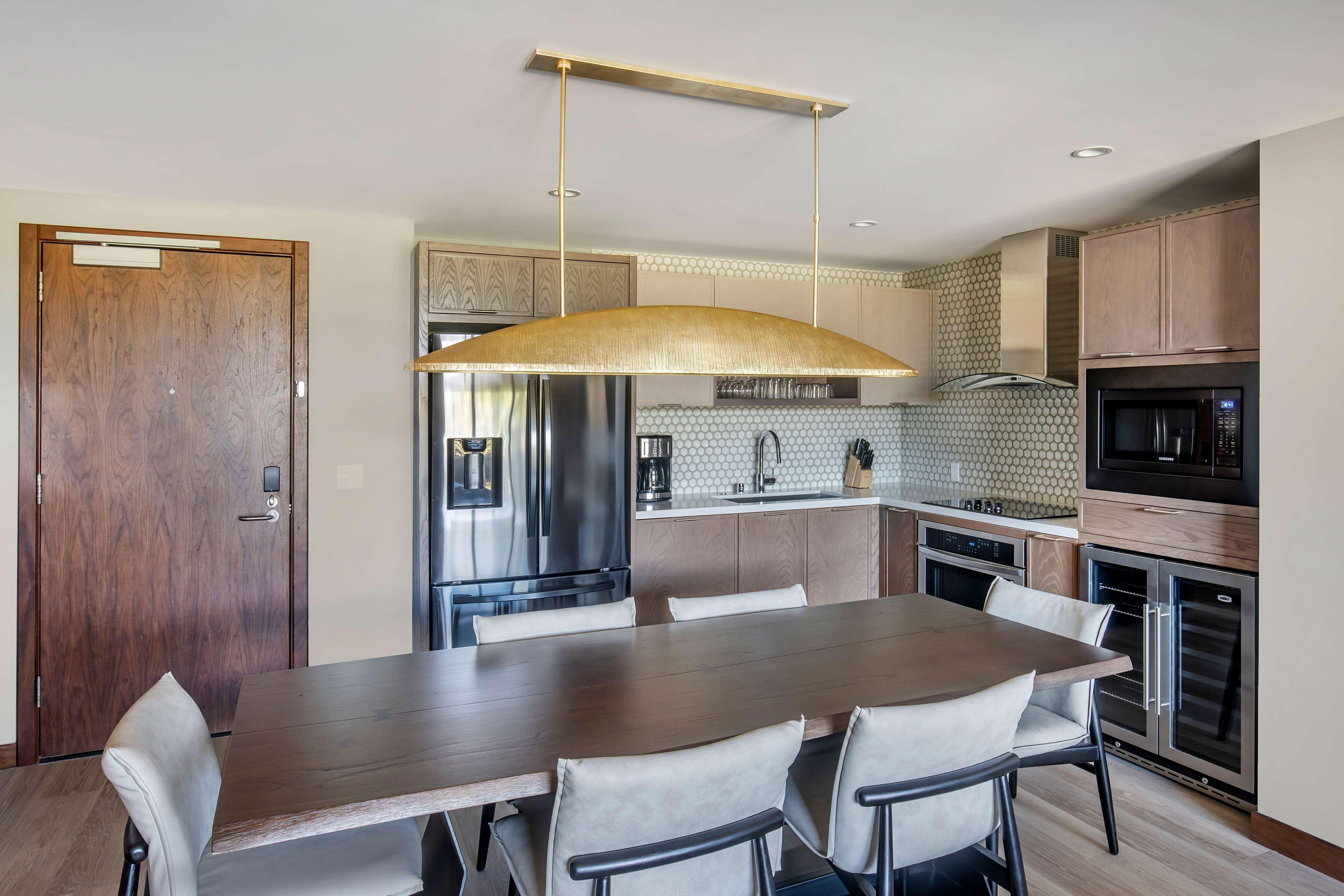 Suite Ocean View Two Double Beds