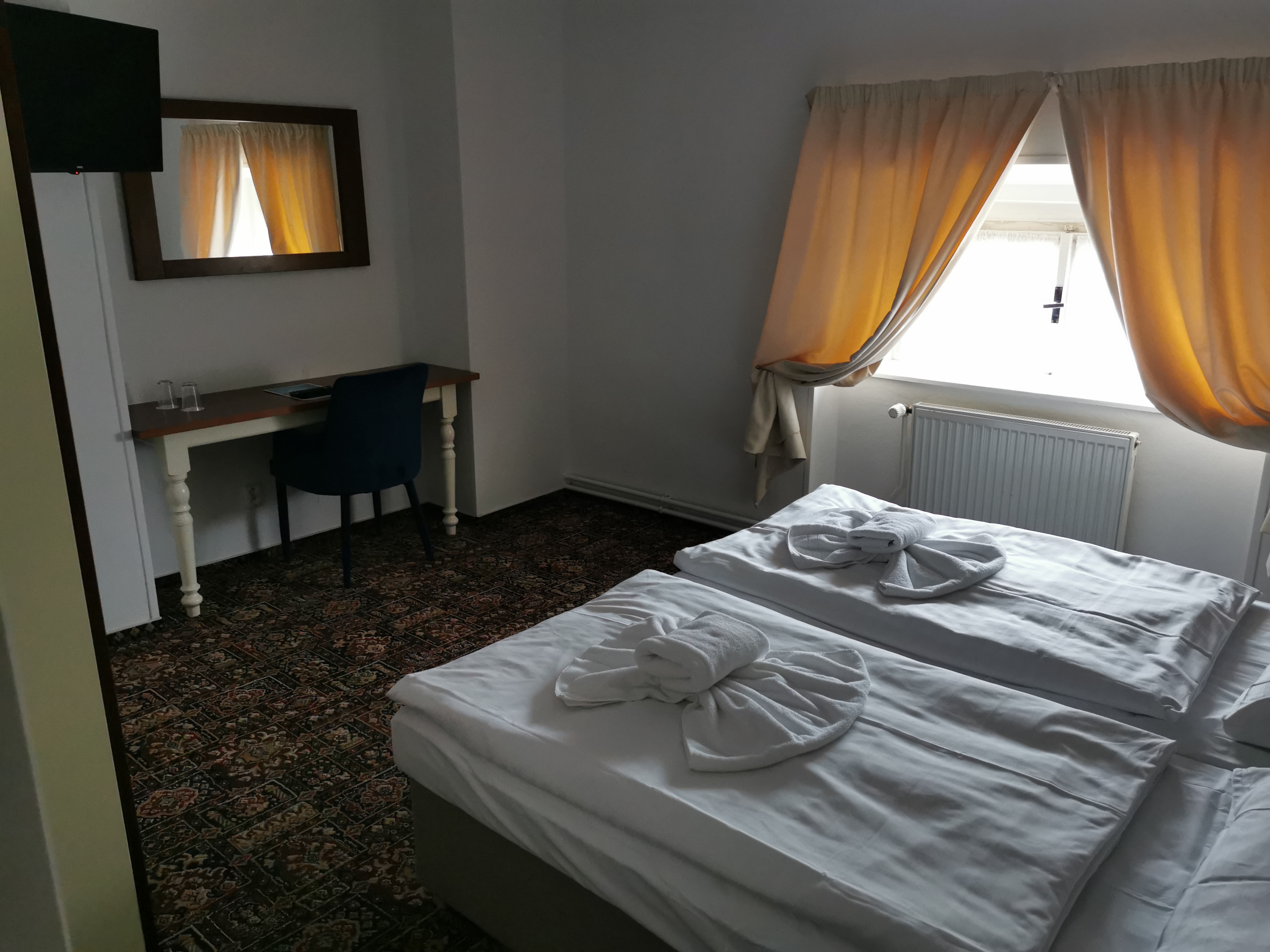 Double or Twin Standard