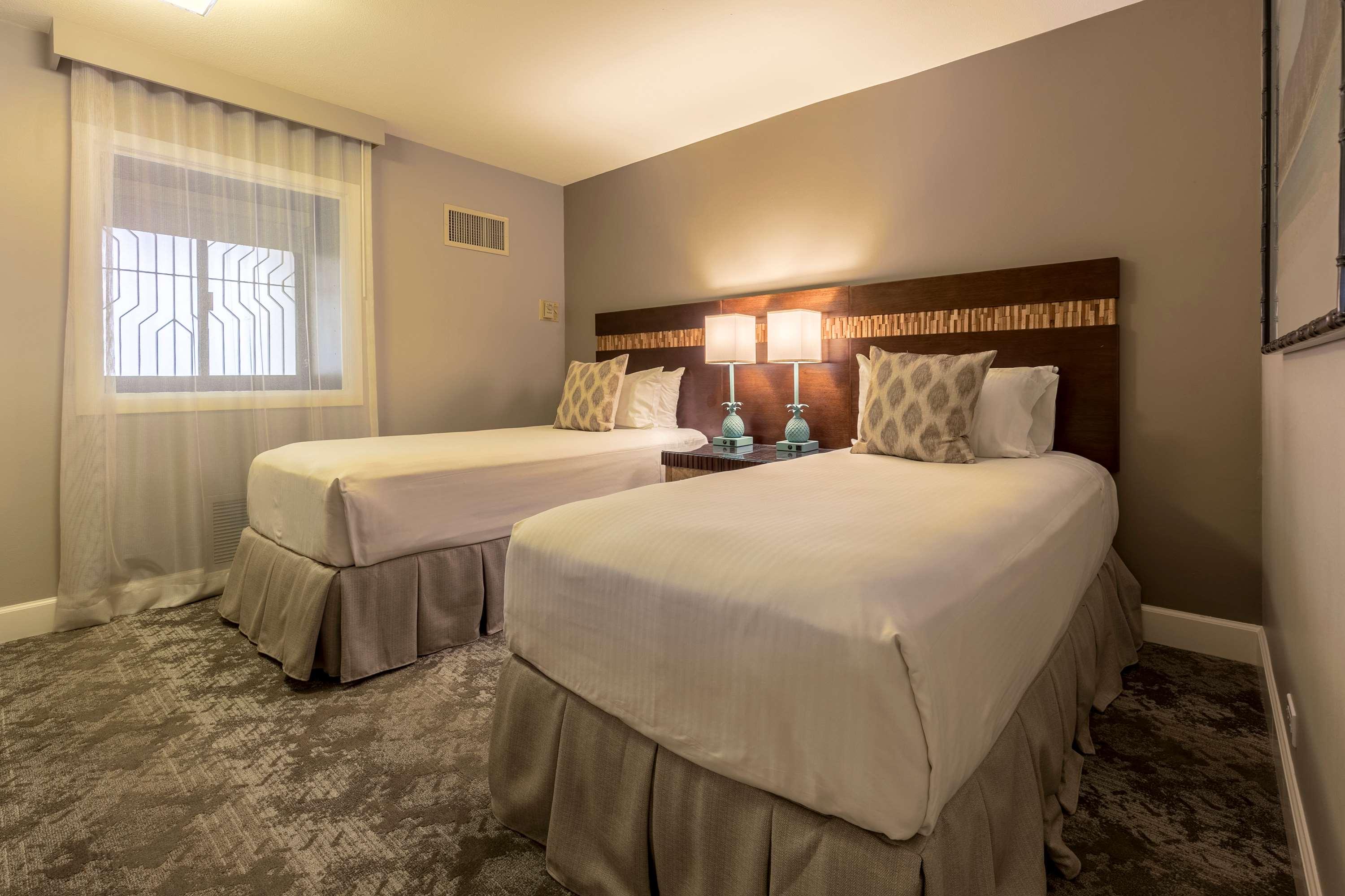 Suite Partial Ocean View Two Bedrooms